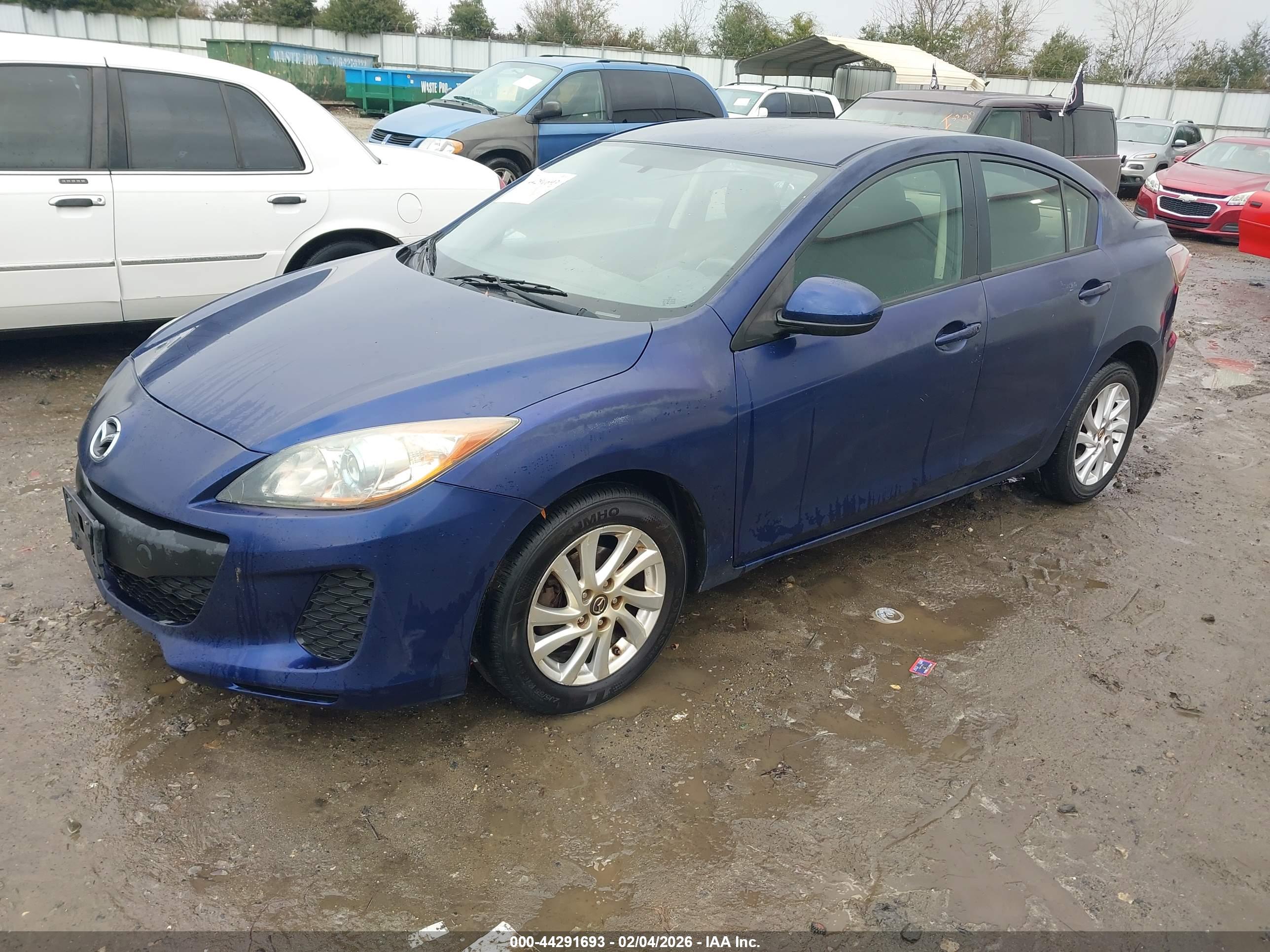 MAZDA MAZDA3 image 2