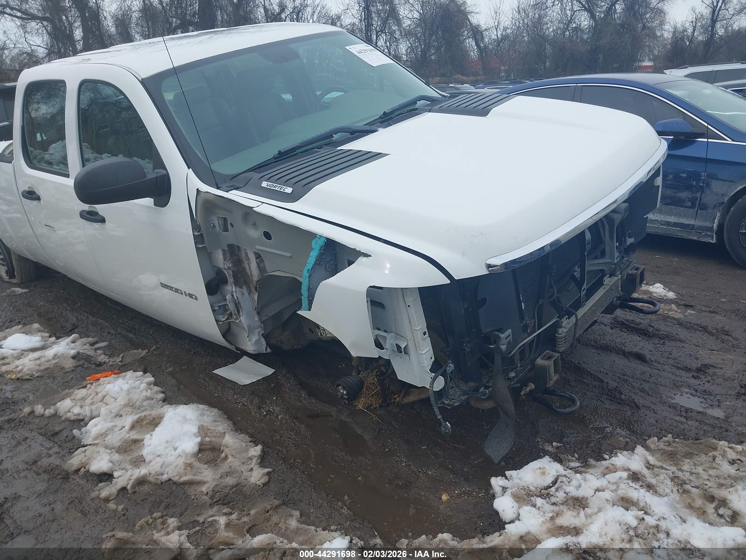 CHEVROLET SILVERADO image 6
