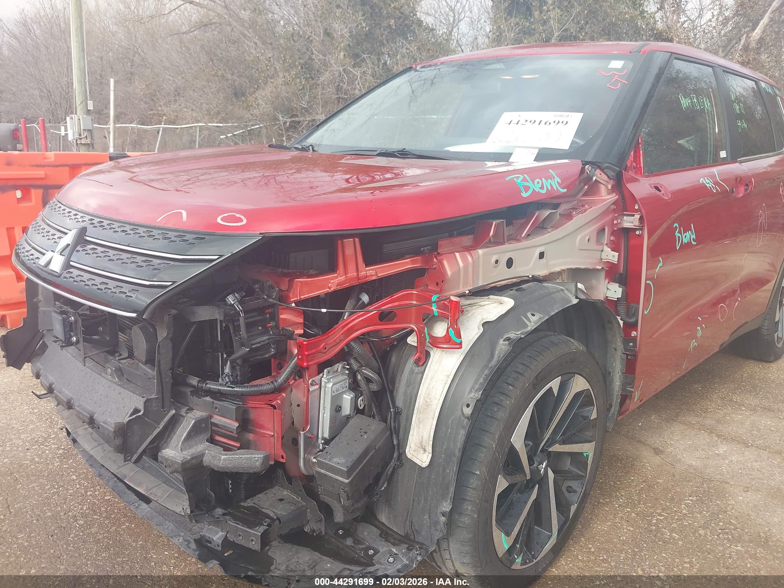 MITSUBISHI OUTLANDER image 6