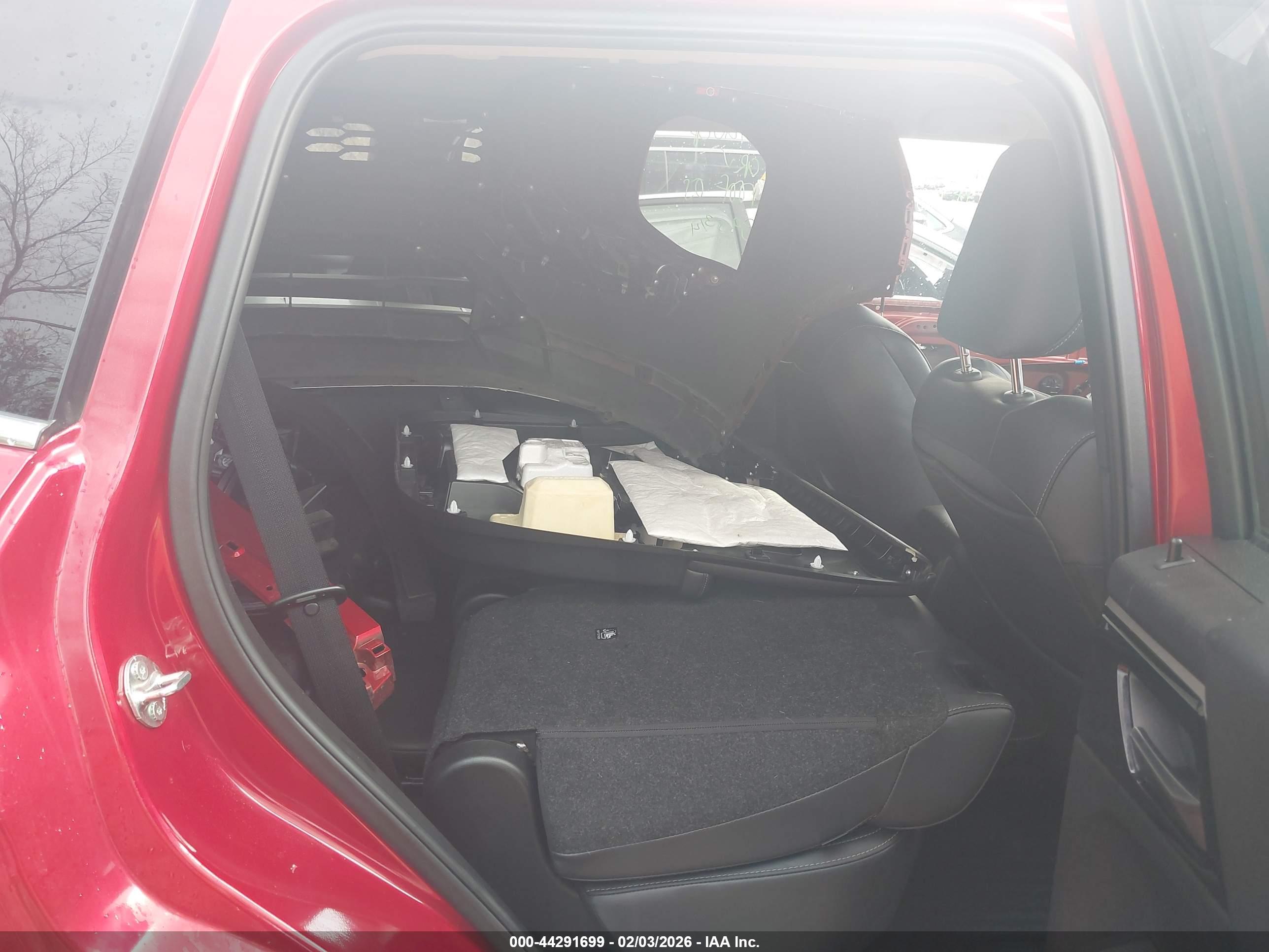 MITSUBISHI OUTLANDER image 8