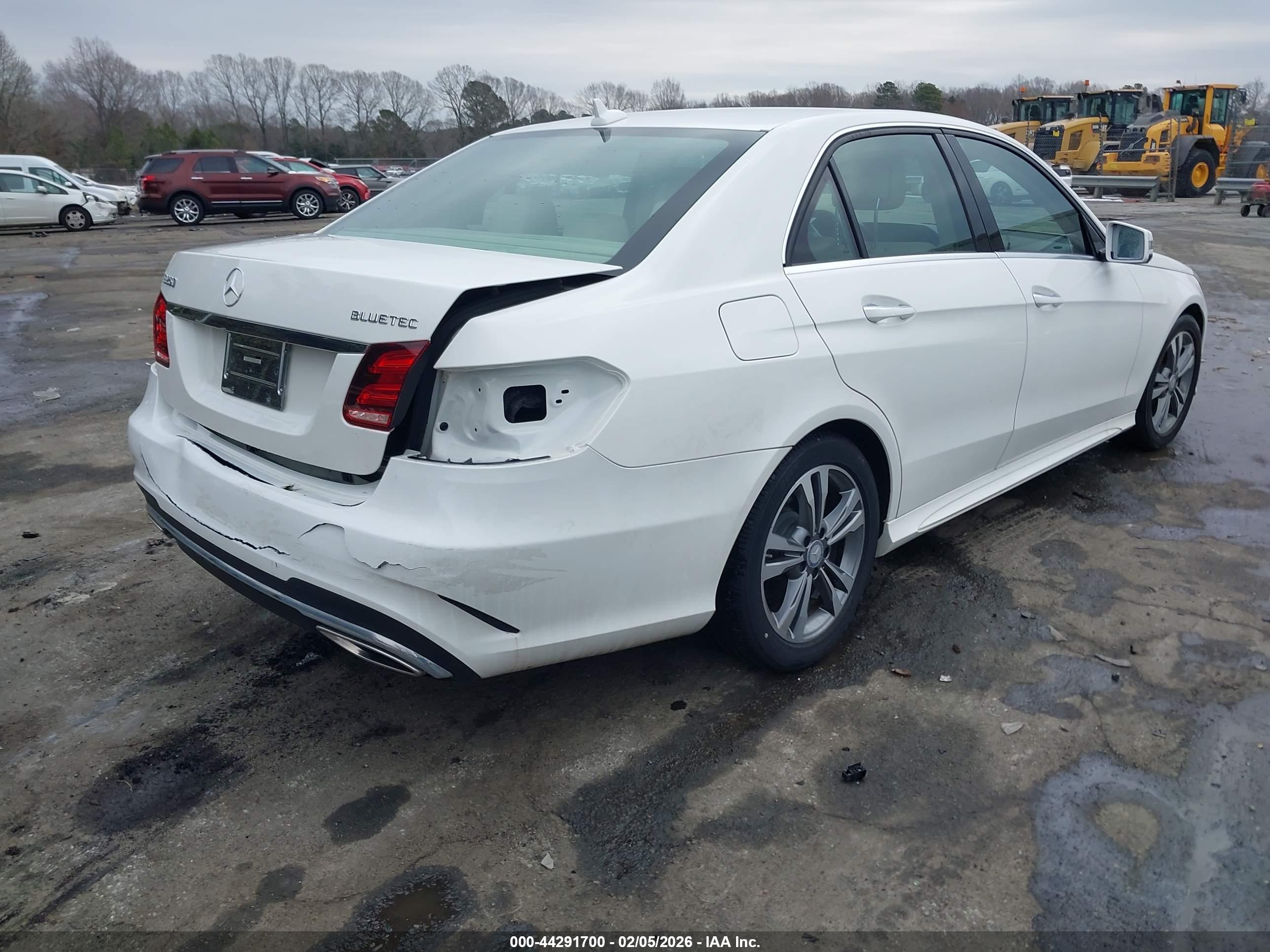 MERCEDES-BENZ E image 4