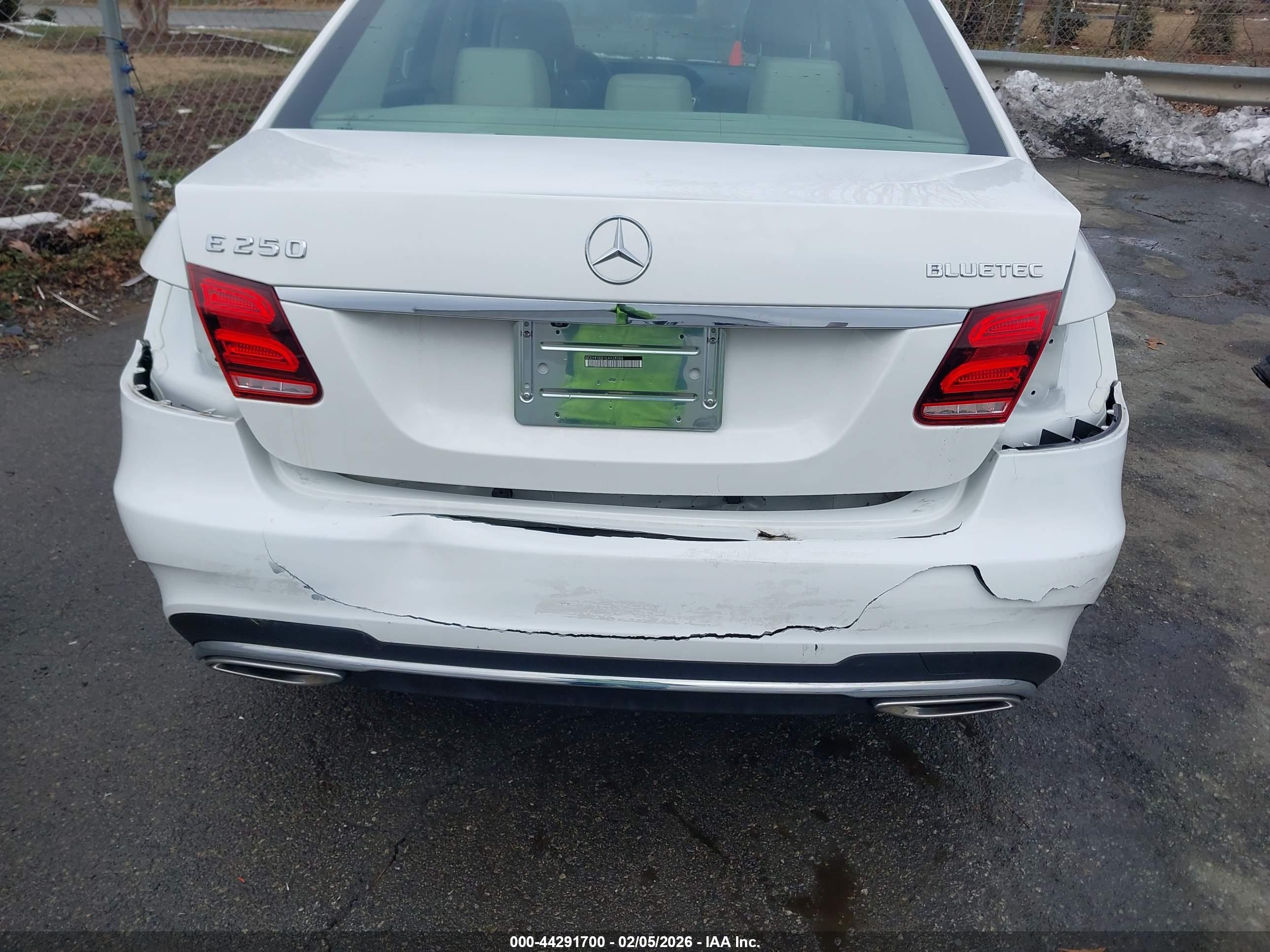 MERCEDES-BENZ E image 6