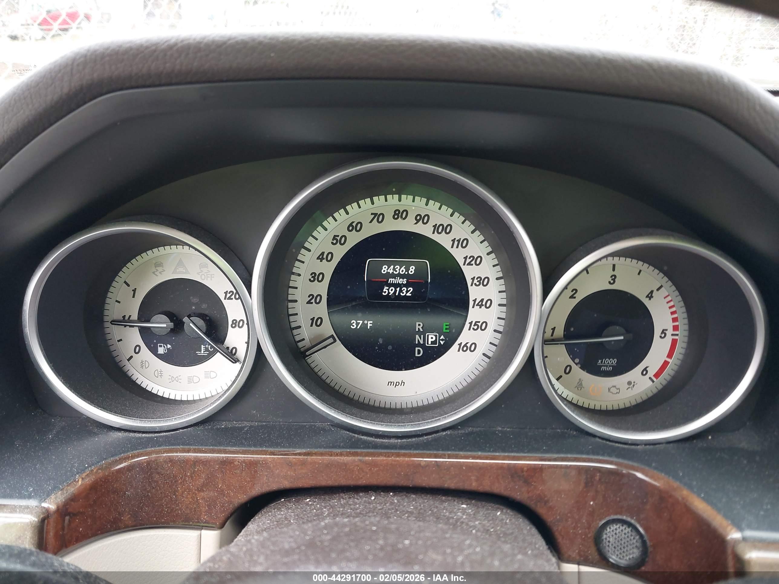 MERCEDES-BENZ E image 7