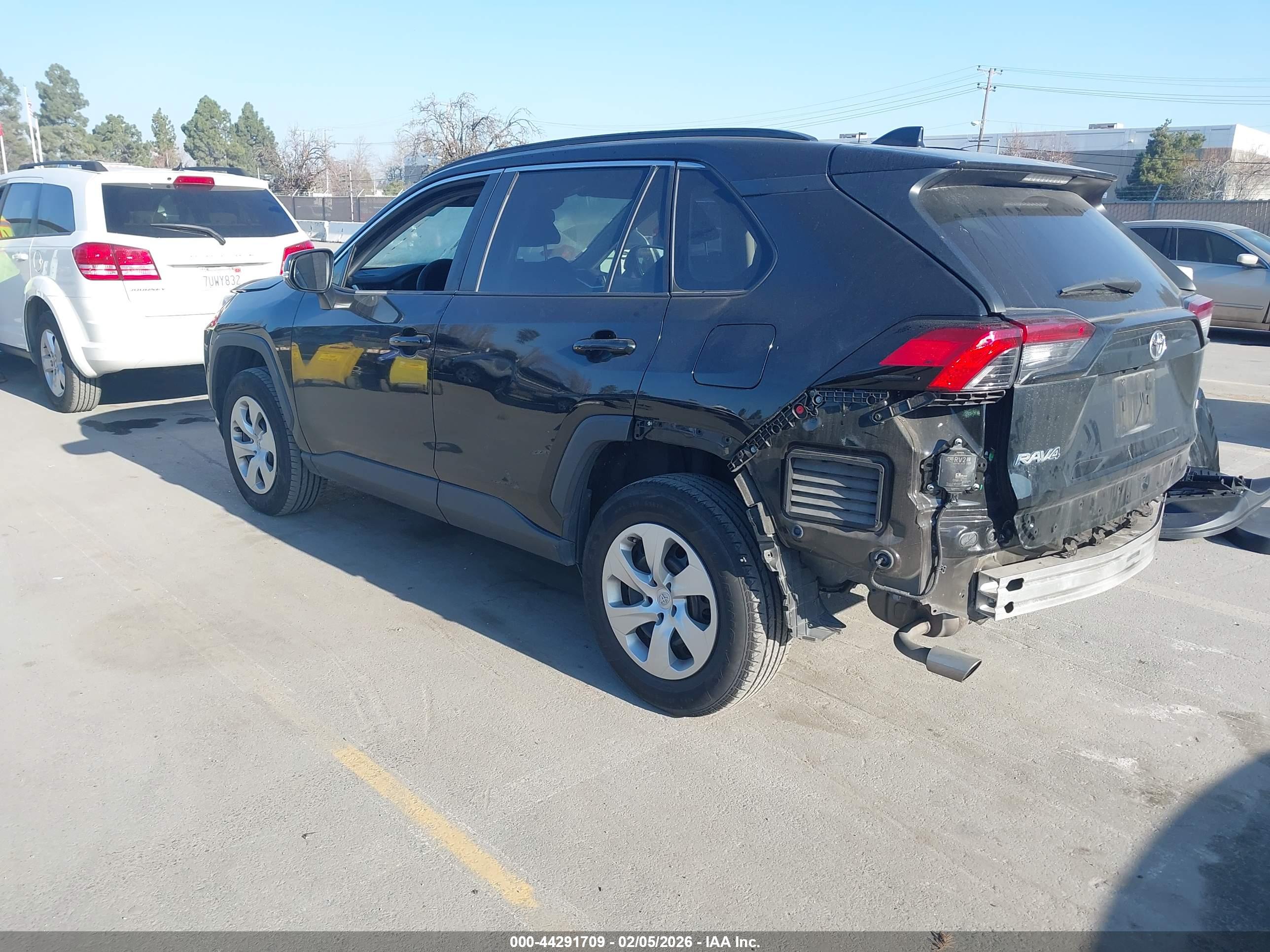 TOYOTA RAV4 image 3