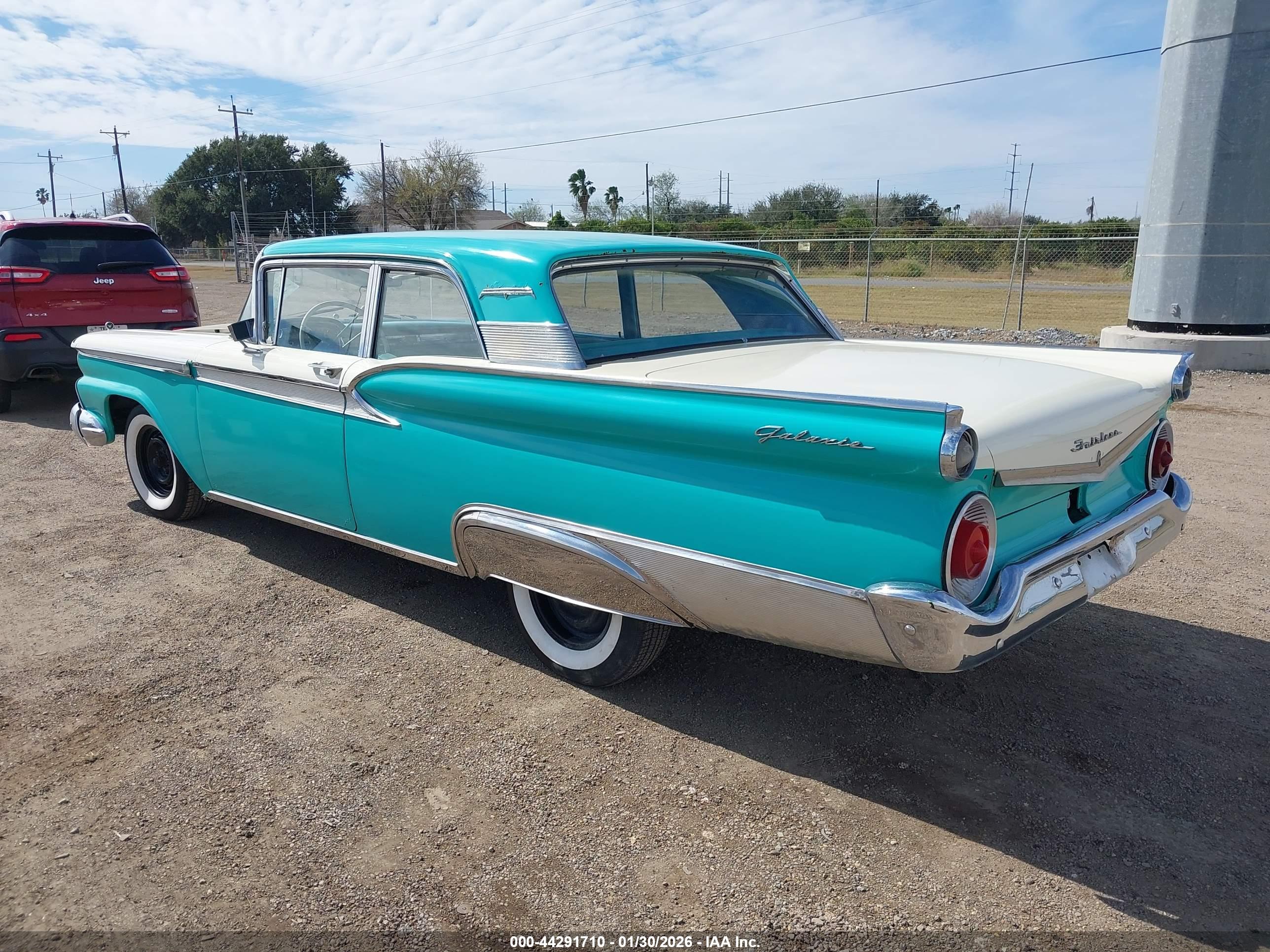 FORD FAIRLANE image 3
