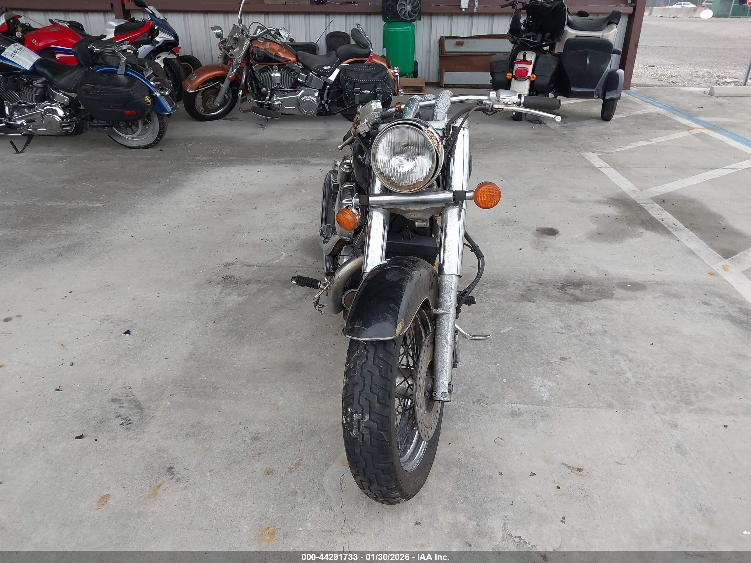 HONDA VT750 image 5