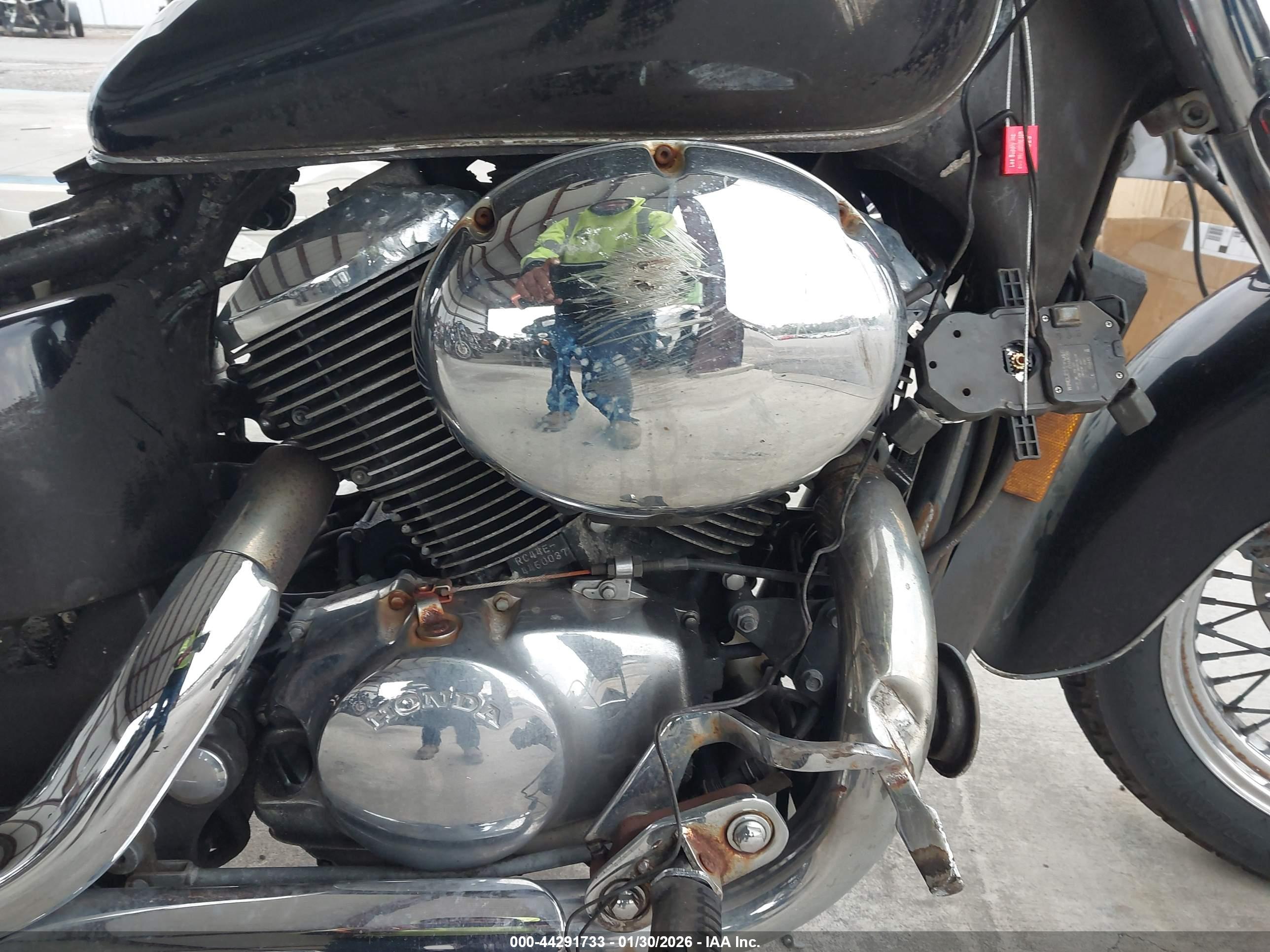 HONDA VT750 image 8