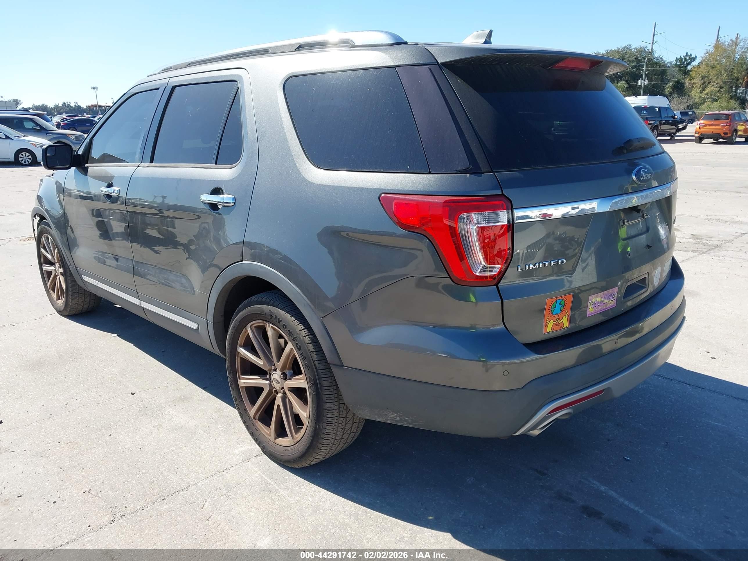 FORD EXPLORER image 3