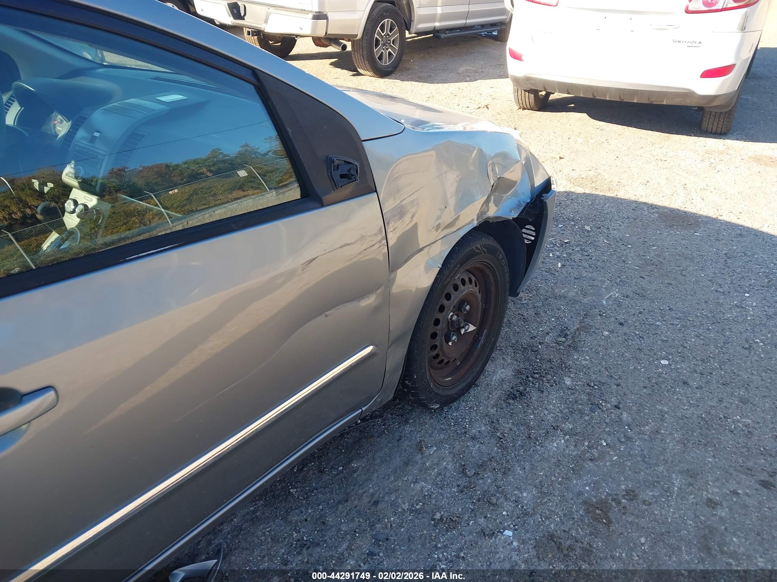 NISSAN SENTRA image 6