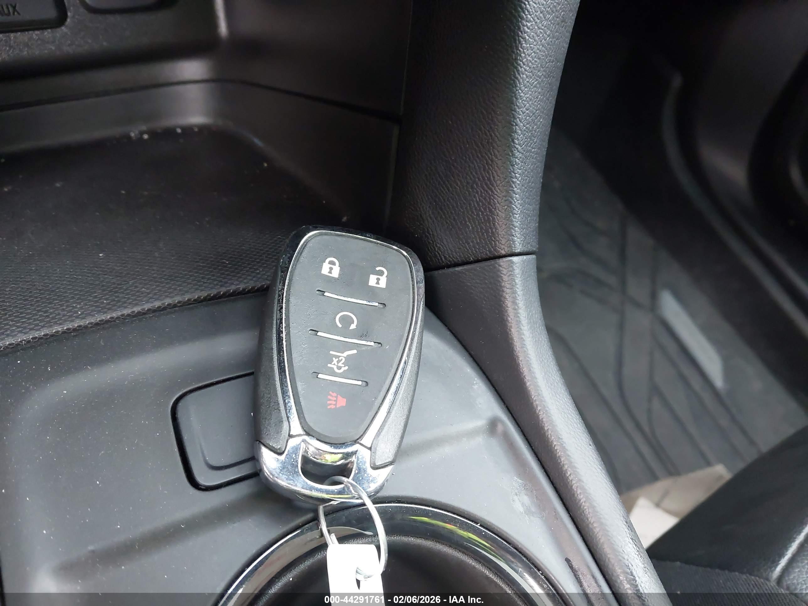 CHEVROLET EQUINOX image 11