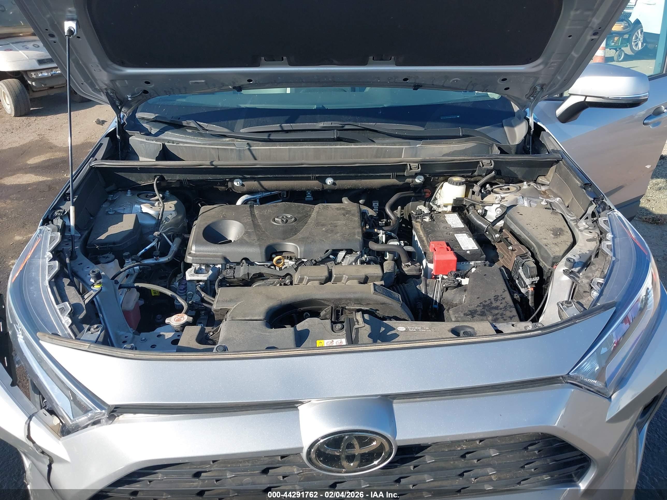 TOYOTA RAV4 image 10