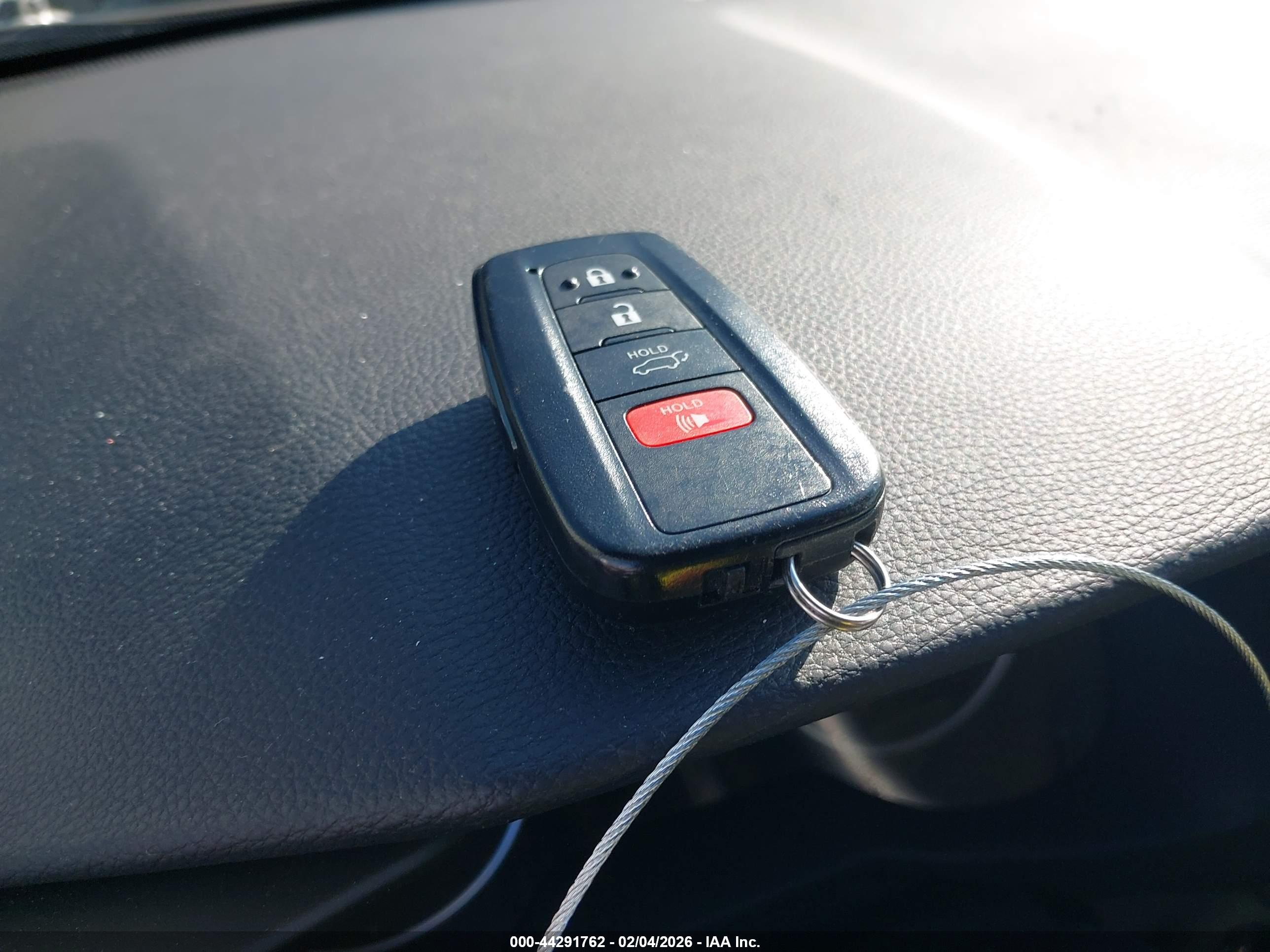 TOYOTA RAV4 image 11