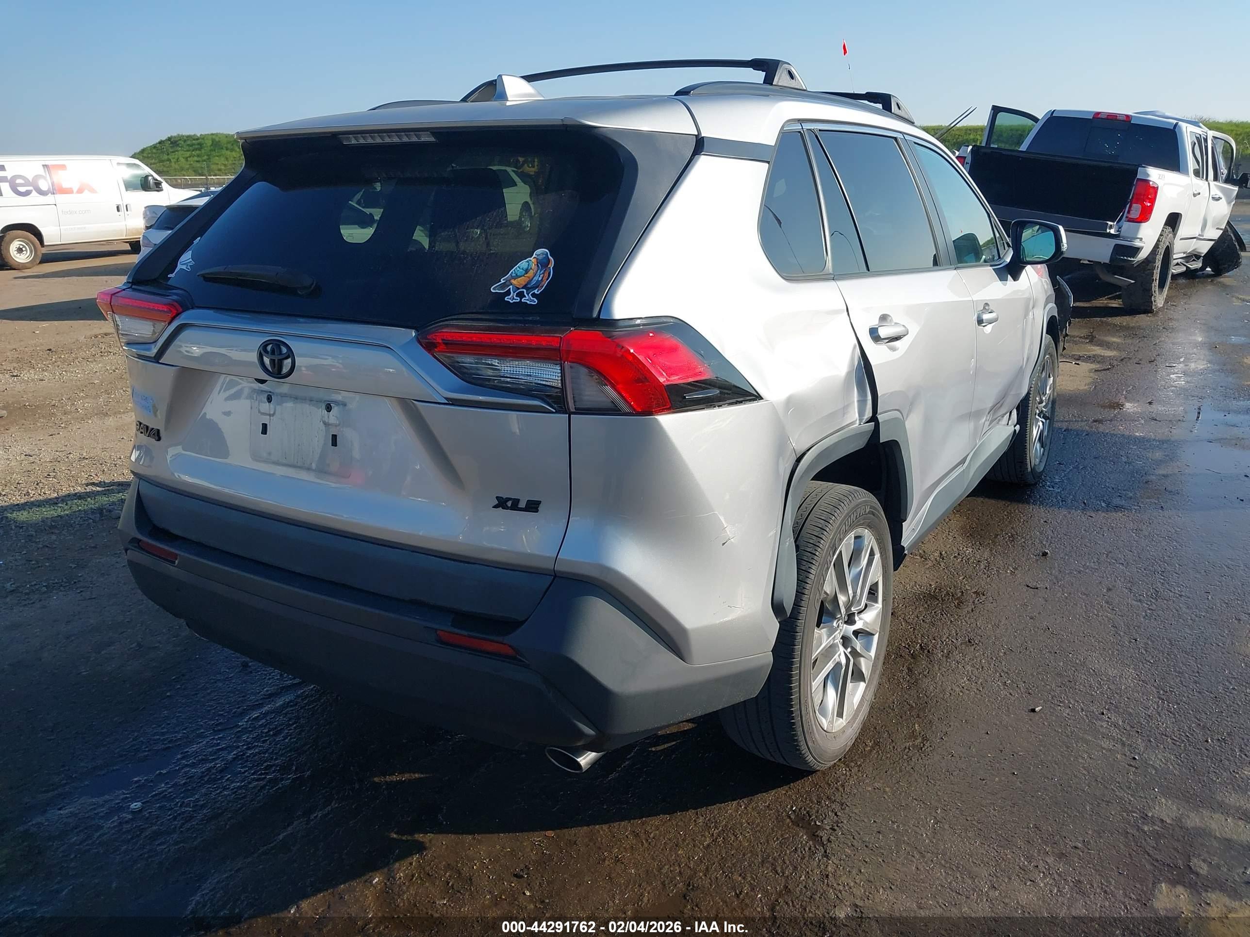 TOYOTA RAV4 image 4