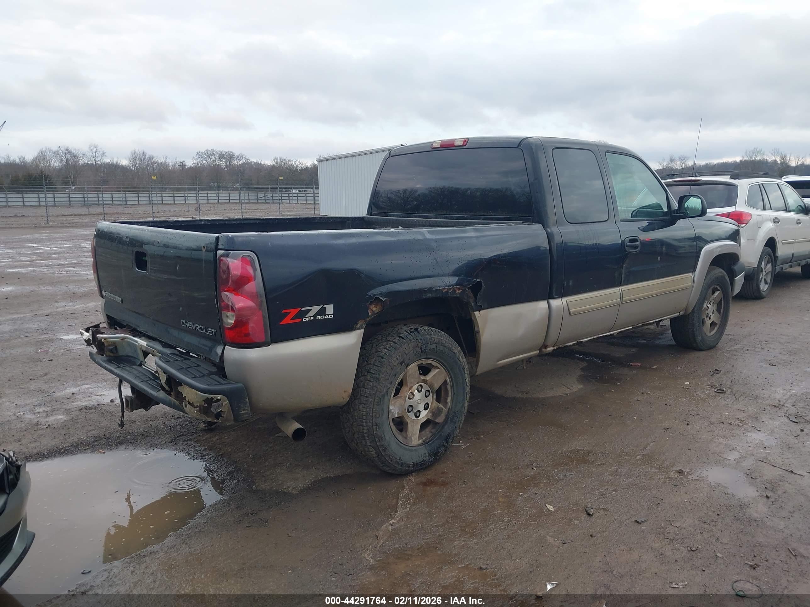 CHEVROLET SILVERADO image 4