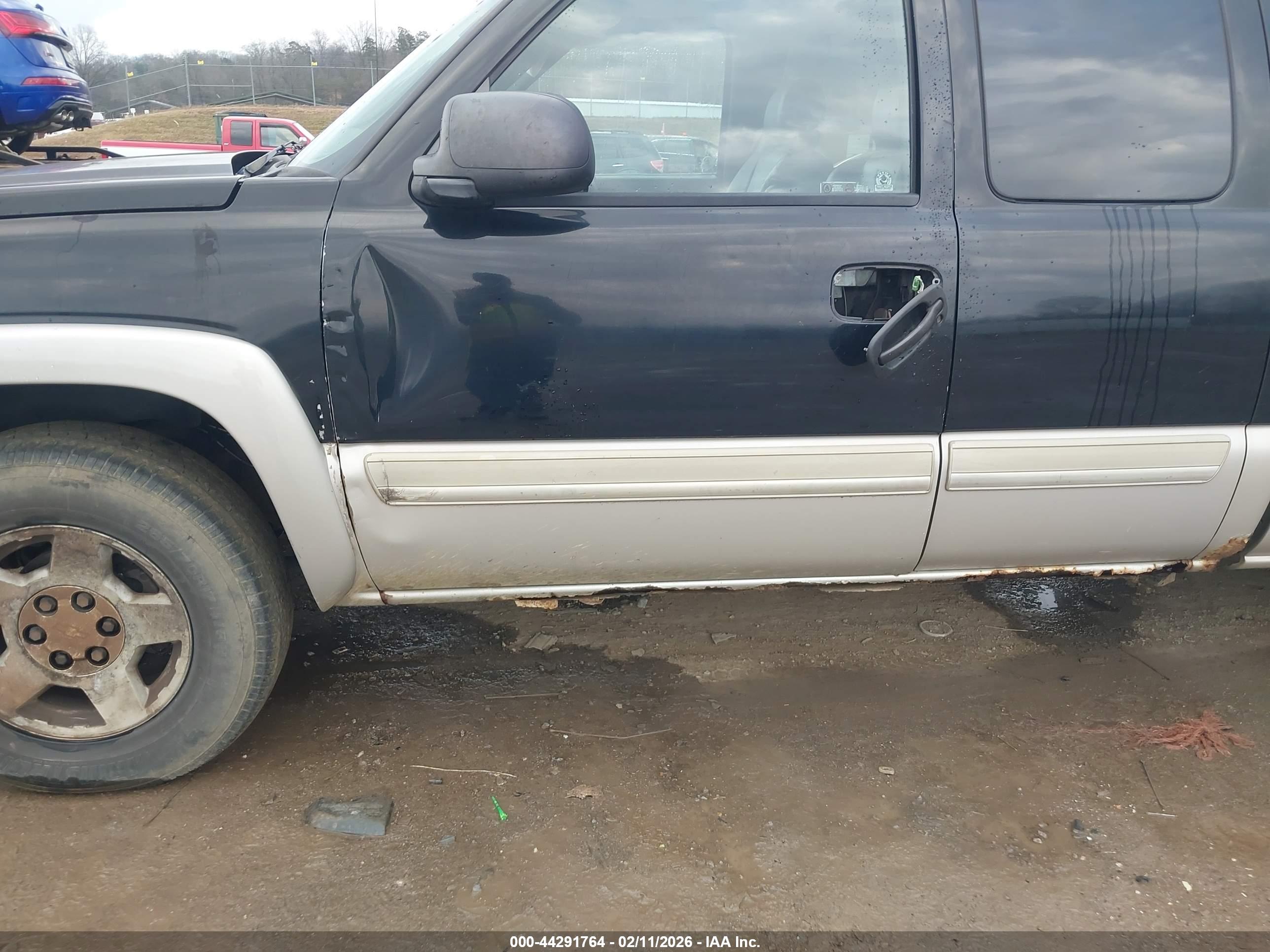 CHEVROLET SILVERADO image 6