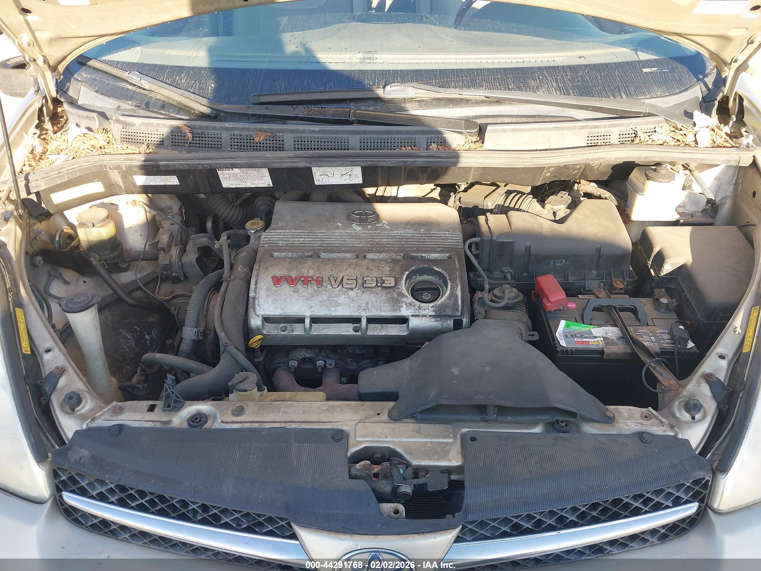 TOYOTA SIENNA image 10