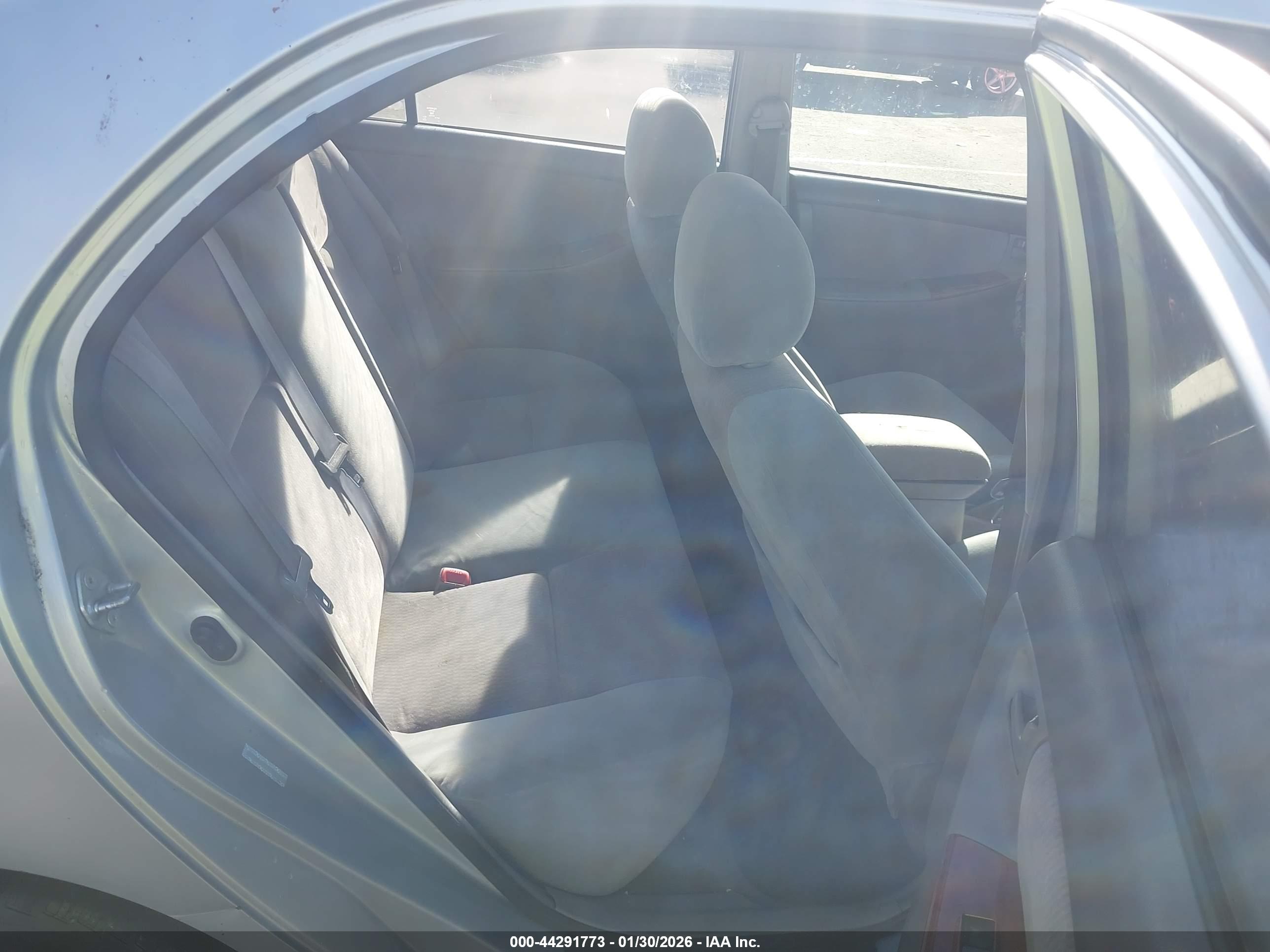 TOYOTA COROLLA image 8