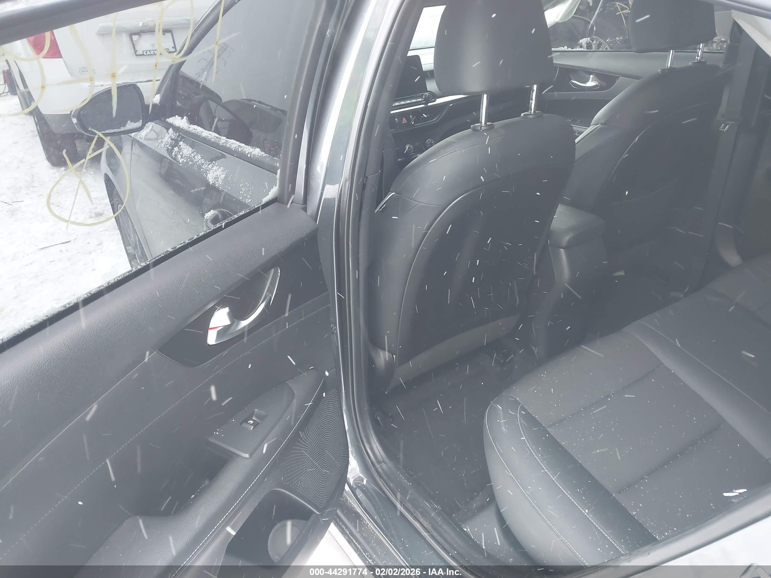 KIA FORTE image 8