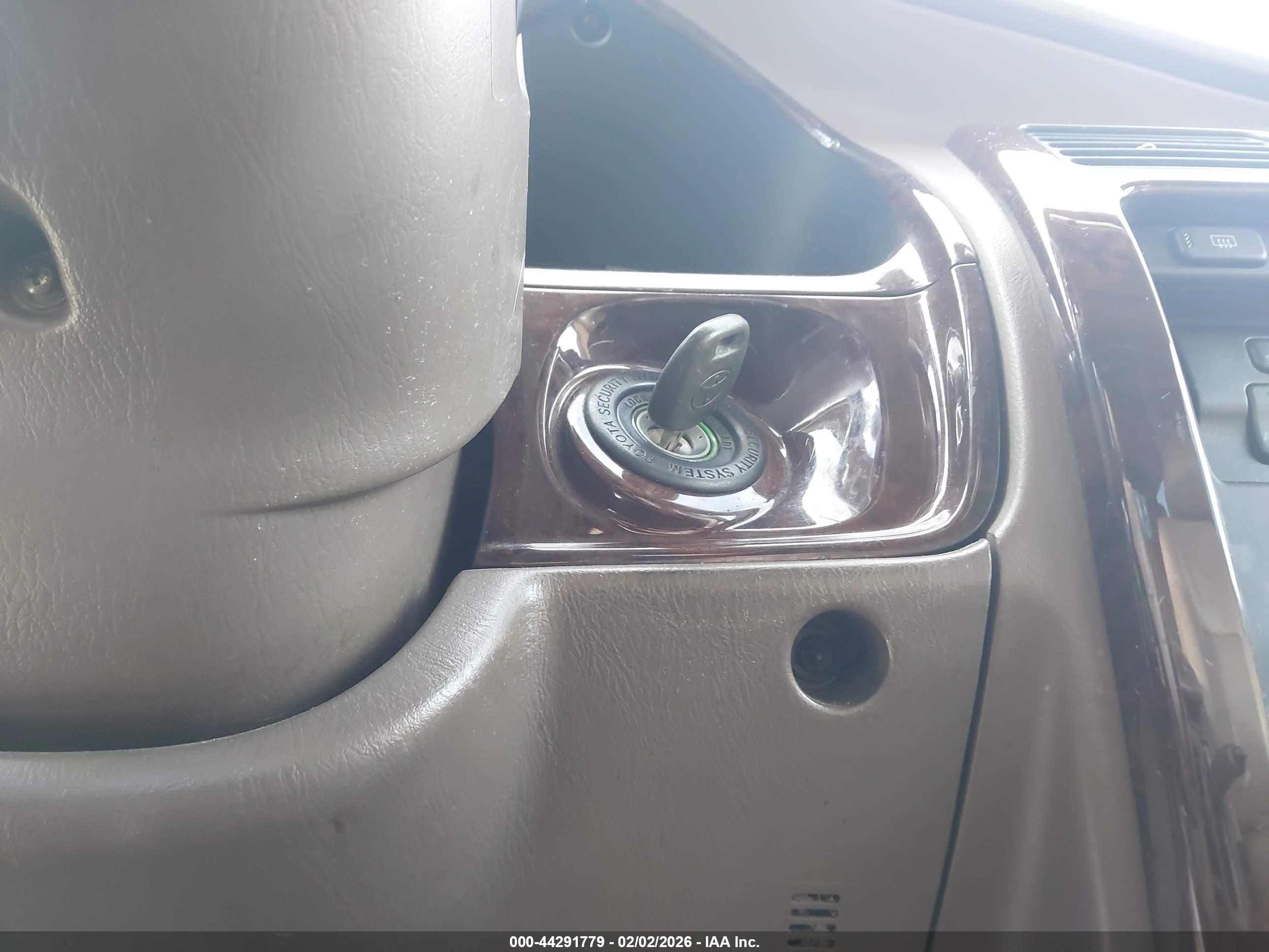 TOYOTA 4RUNNER image 11