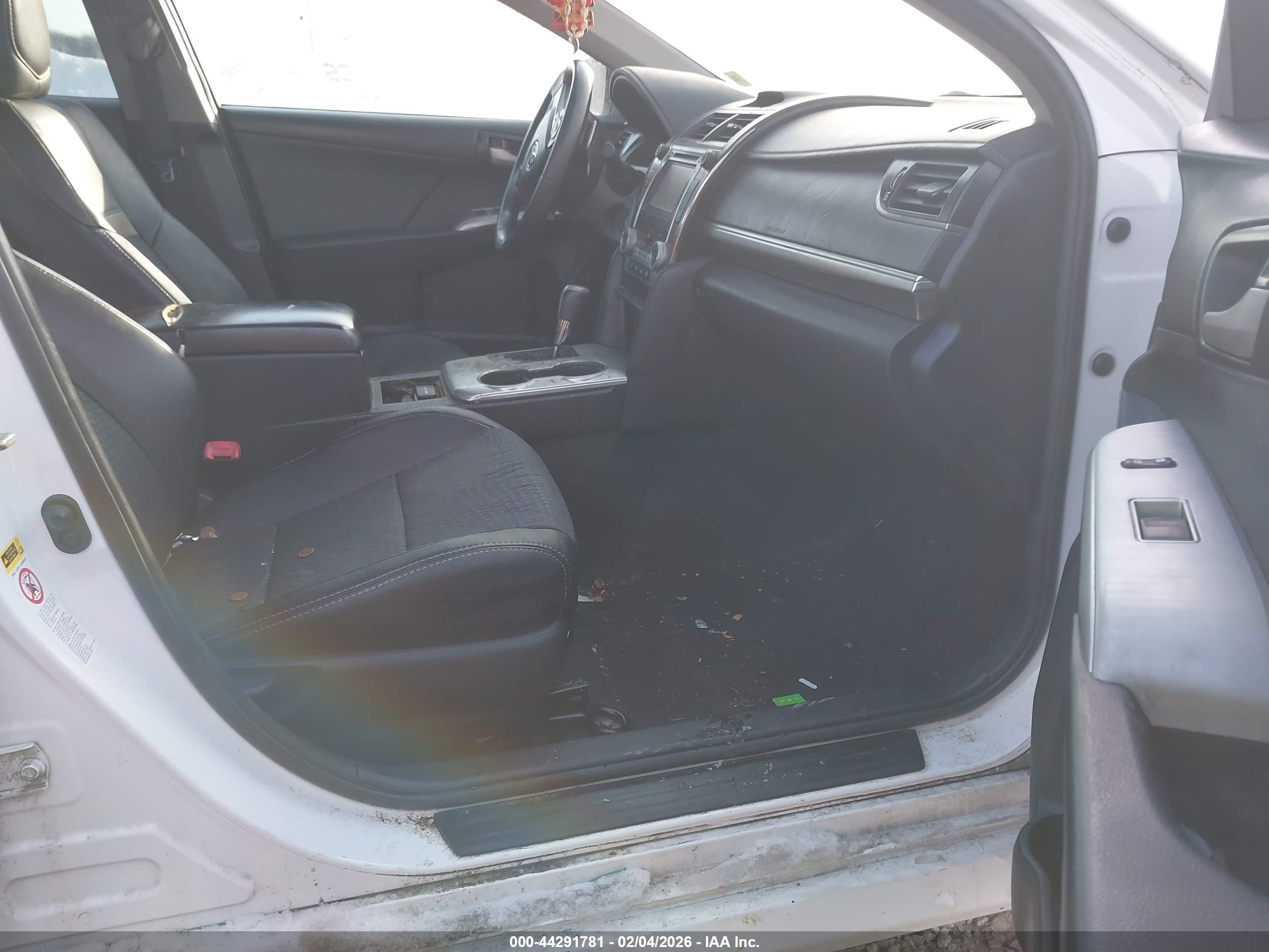 TOYOTA CAMRY image 5