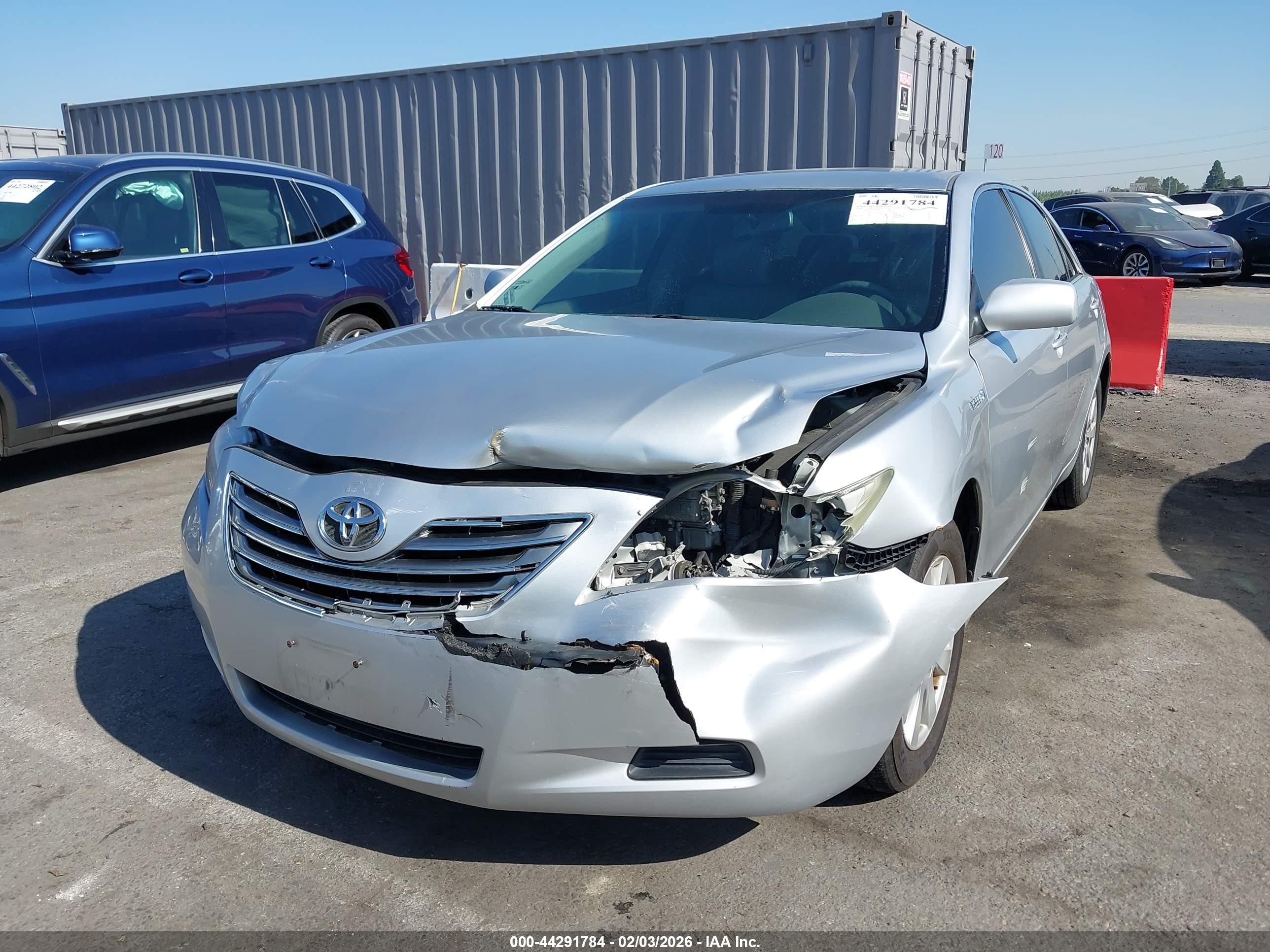 TOYOTA CAMRY image 2