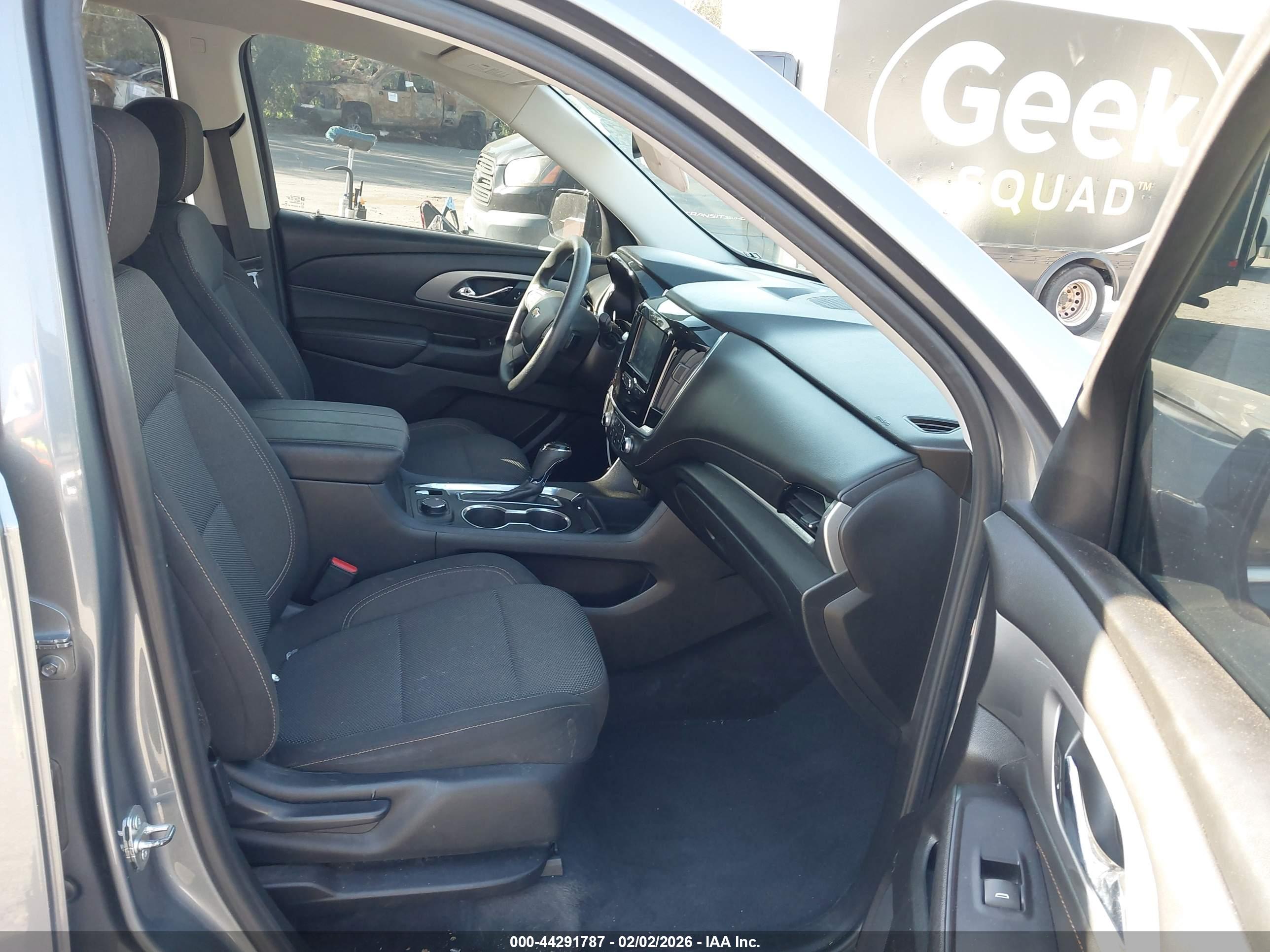 CHEVROLET TRAVERSE image 5