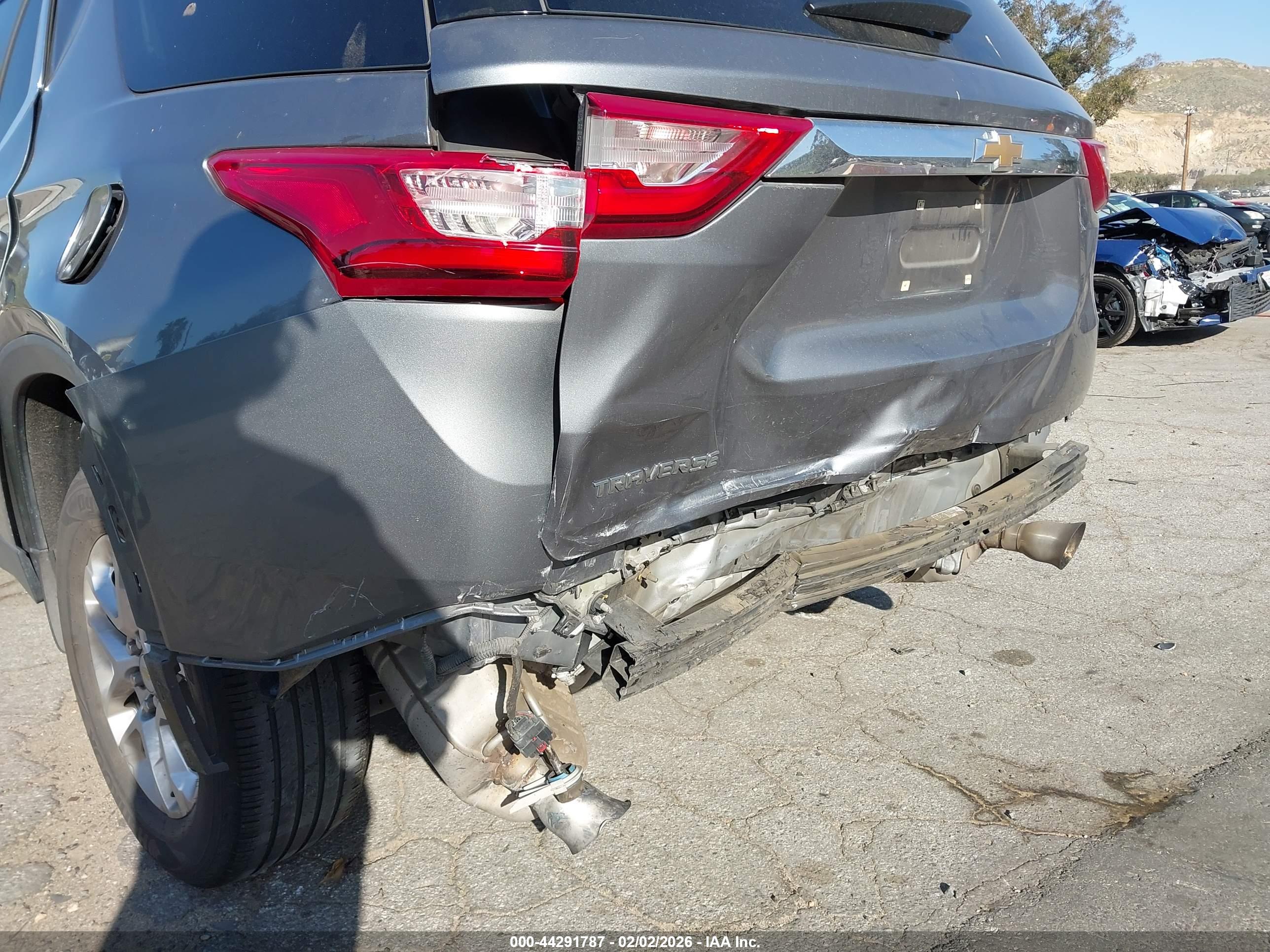 CHEVROLET TRAVERSE image 6