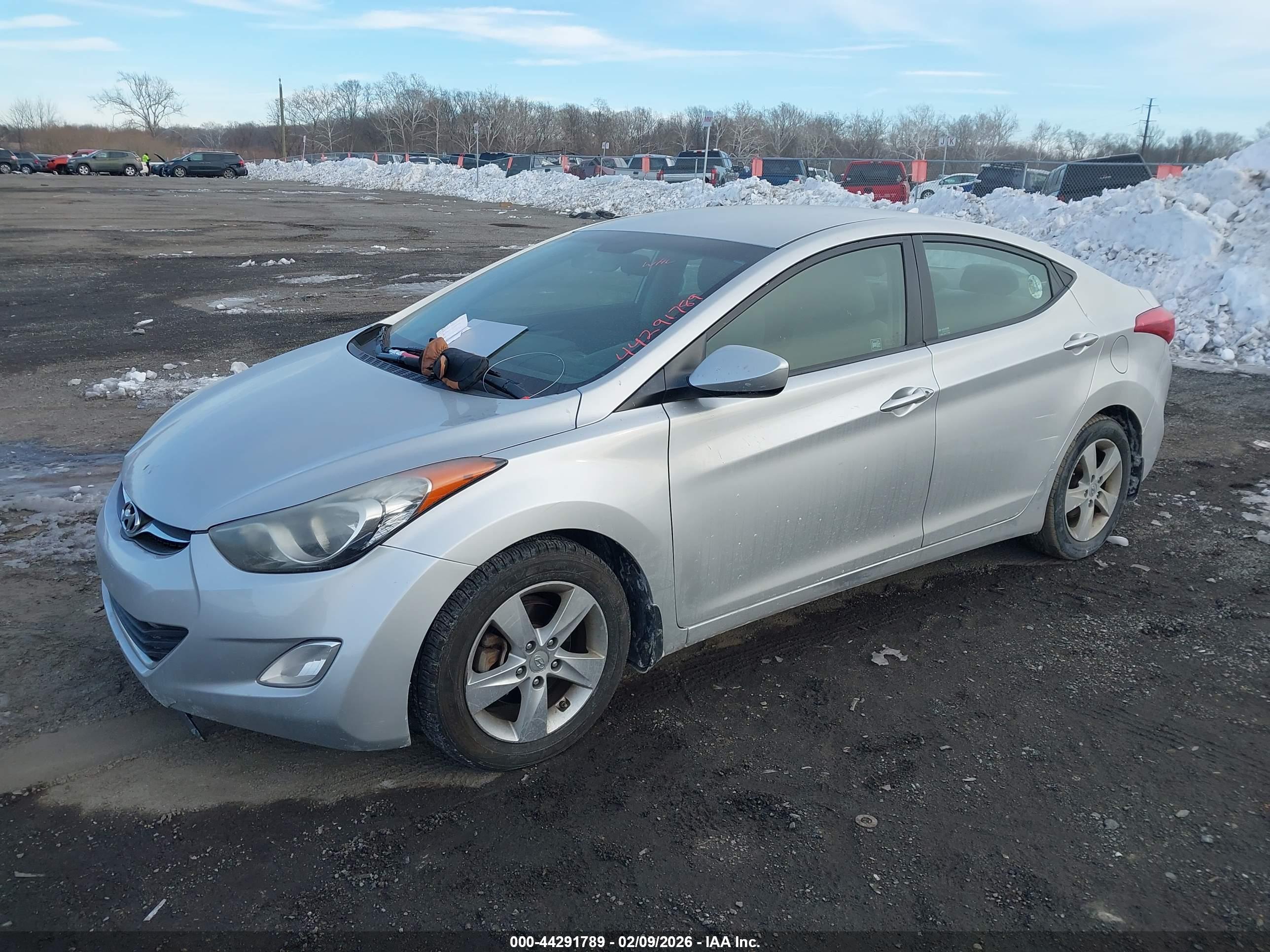 HYUNDAI ELANTRA image 2