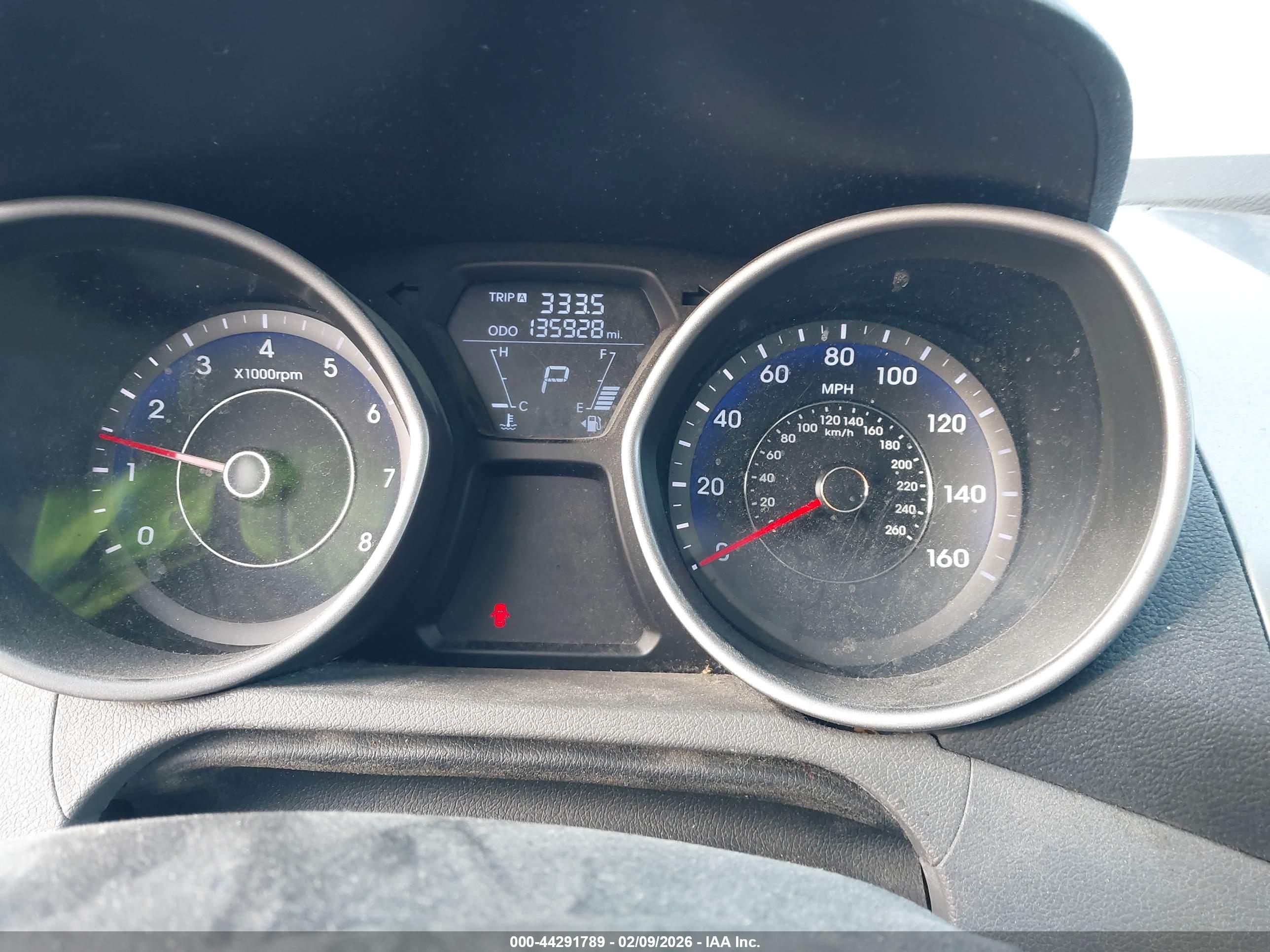 HYUNDAI ELANTRA image 7