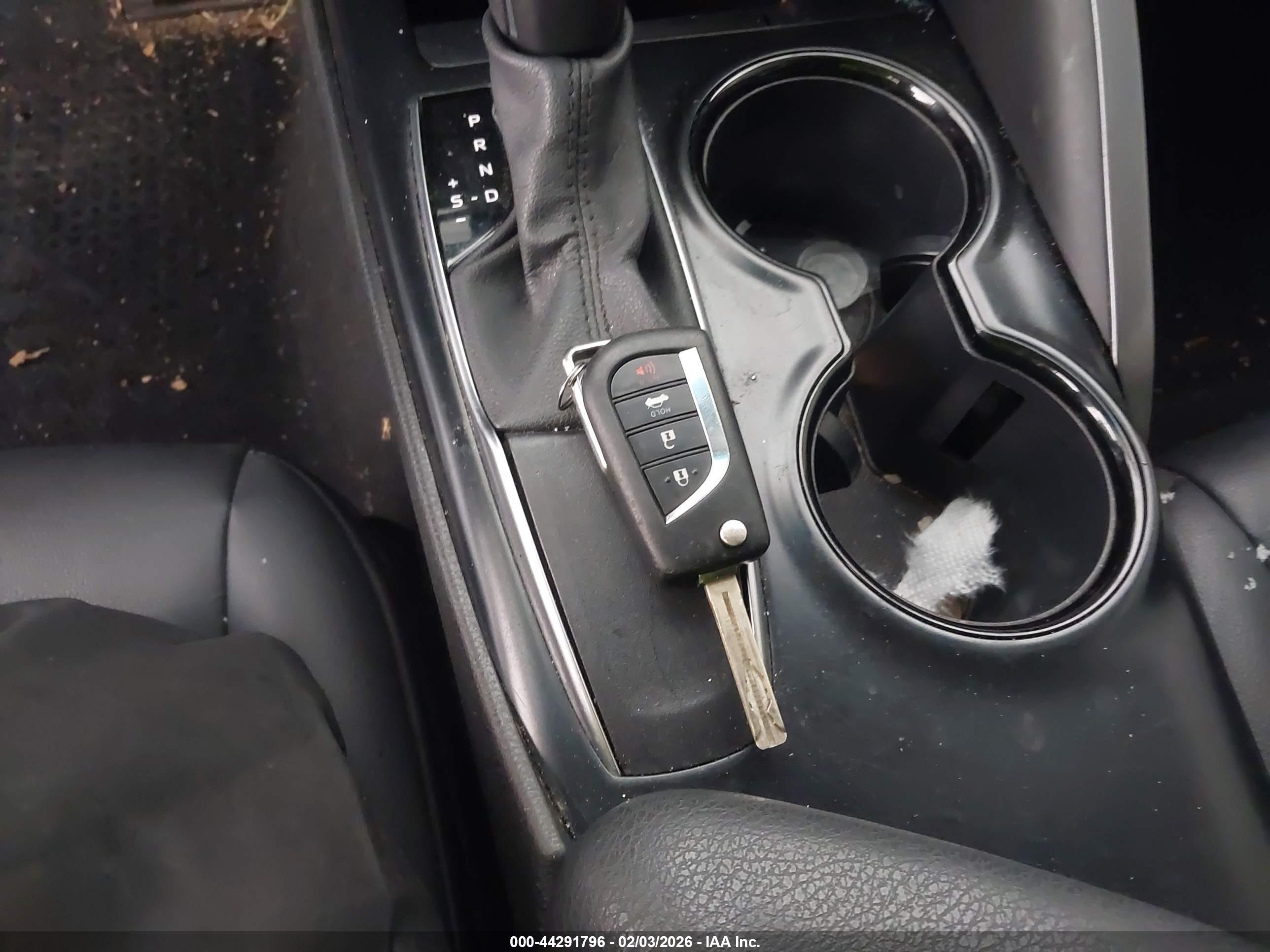 TOYOTA CAMRY image 11