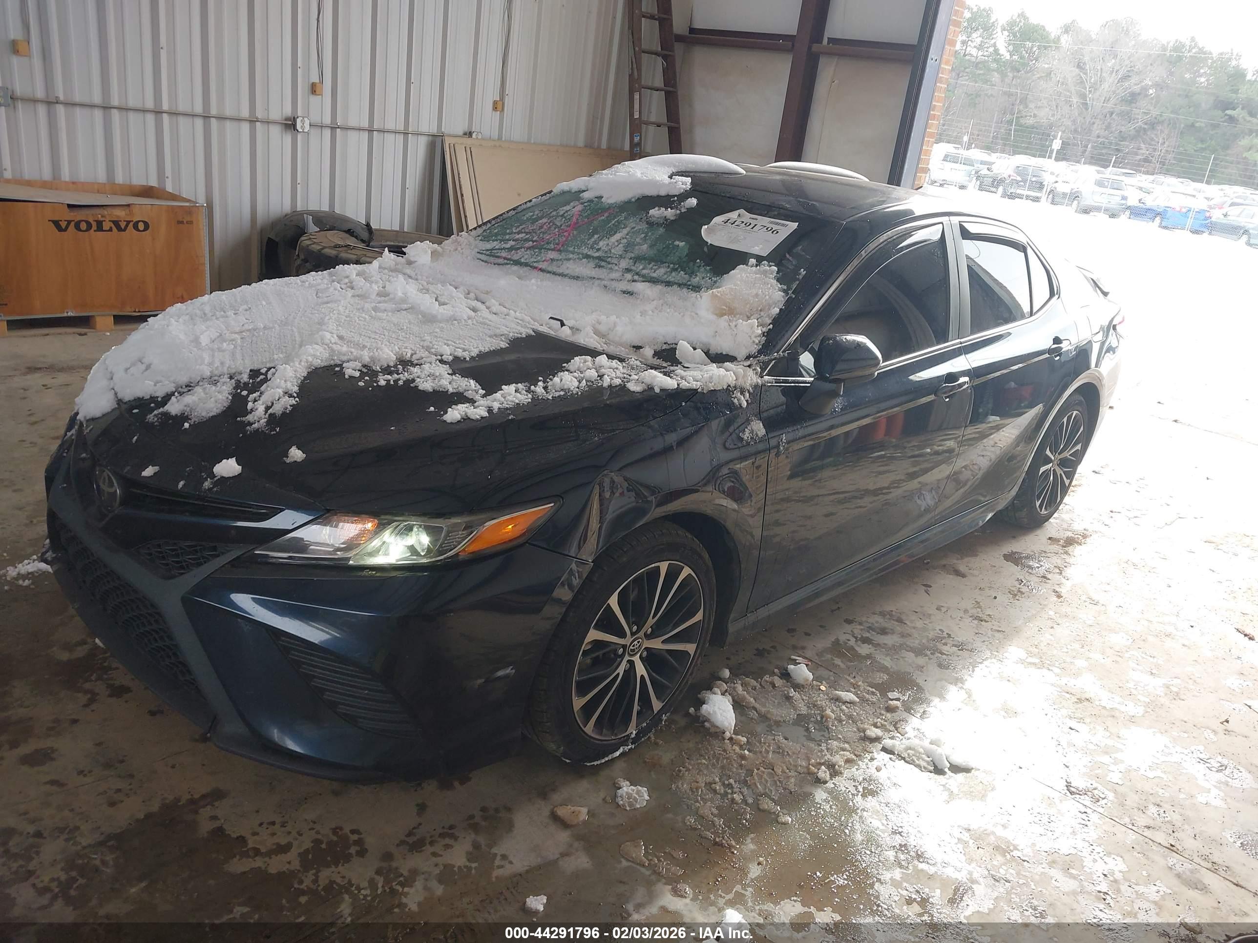 TOYOTA CAMRY image 2
