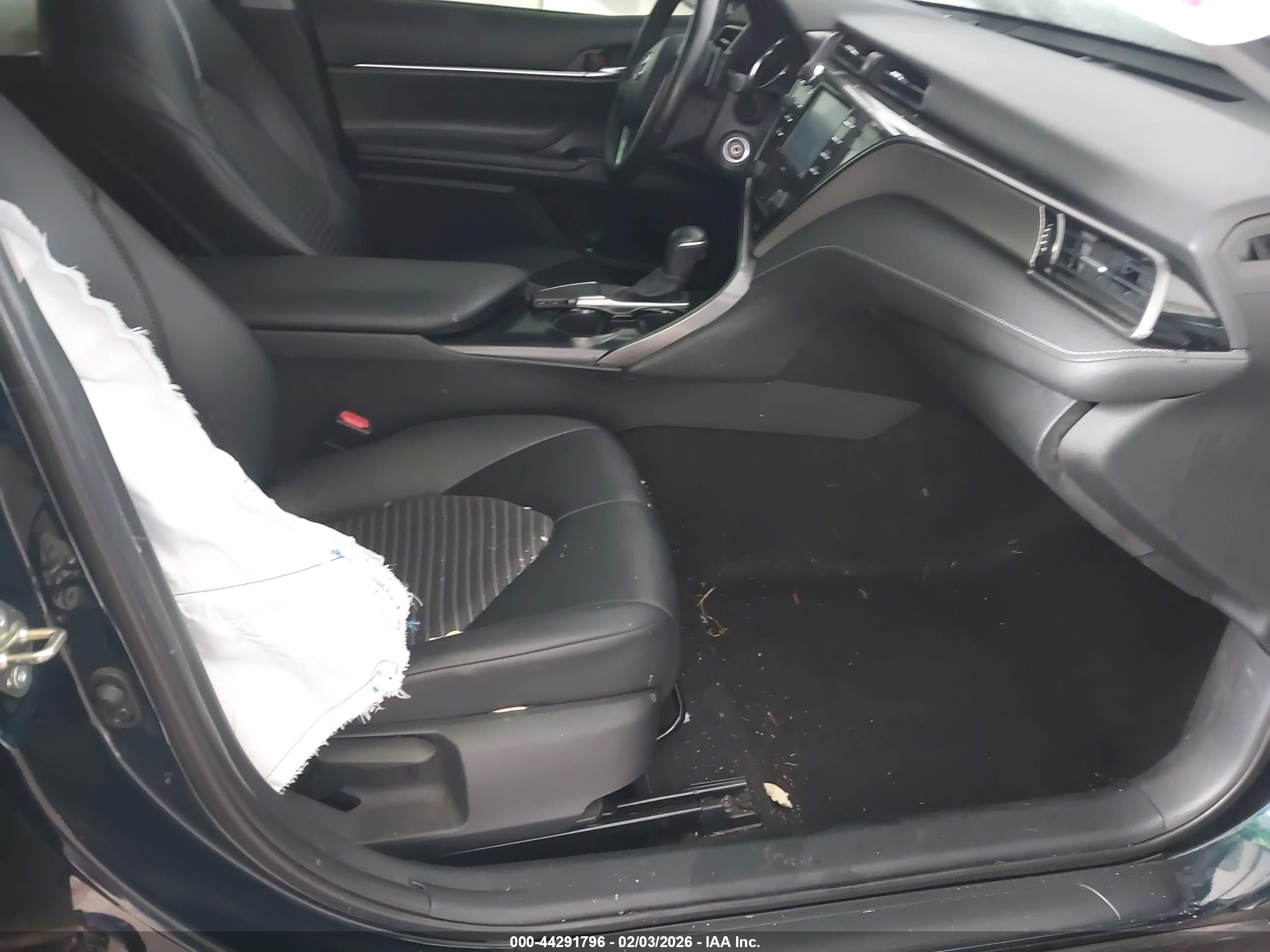 TOYOTA CAMRY image 5
