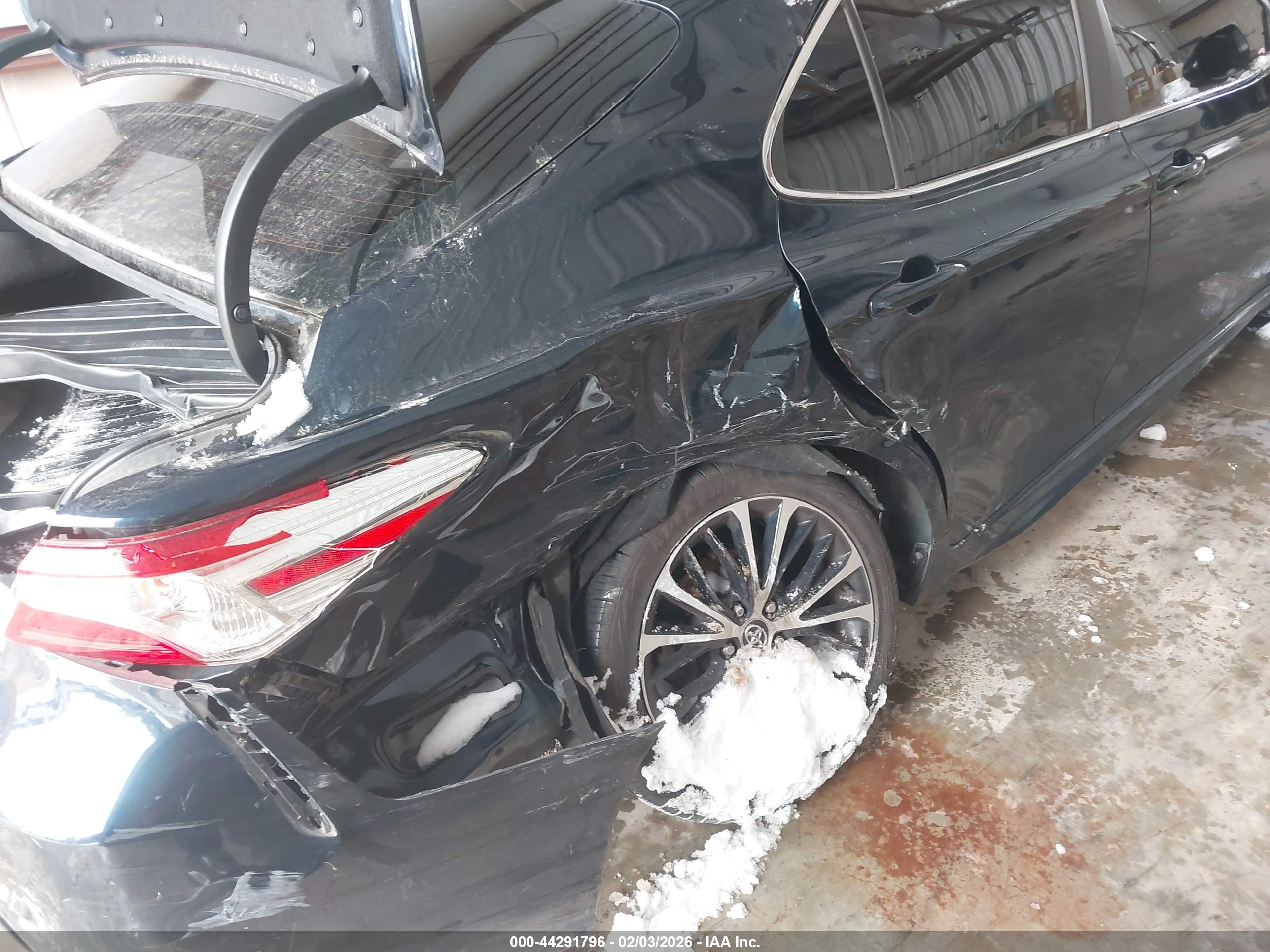 TOYOTA CAMRY image 6