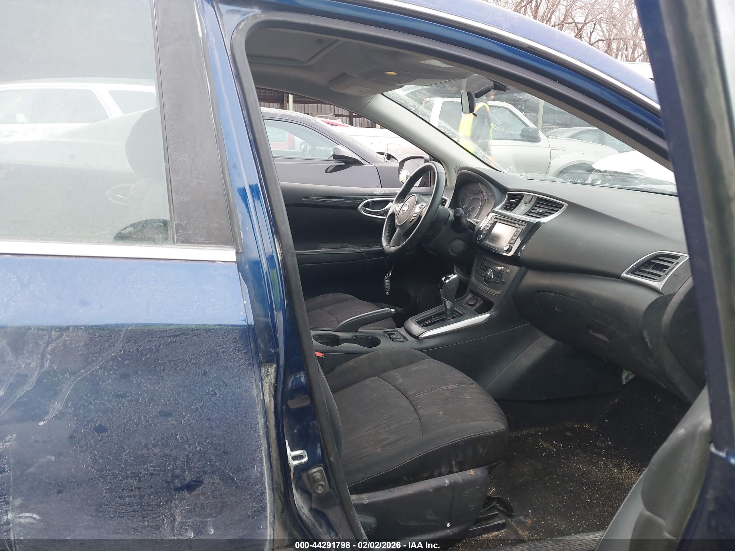 NISSAN SENTRA image 5