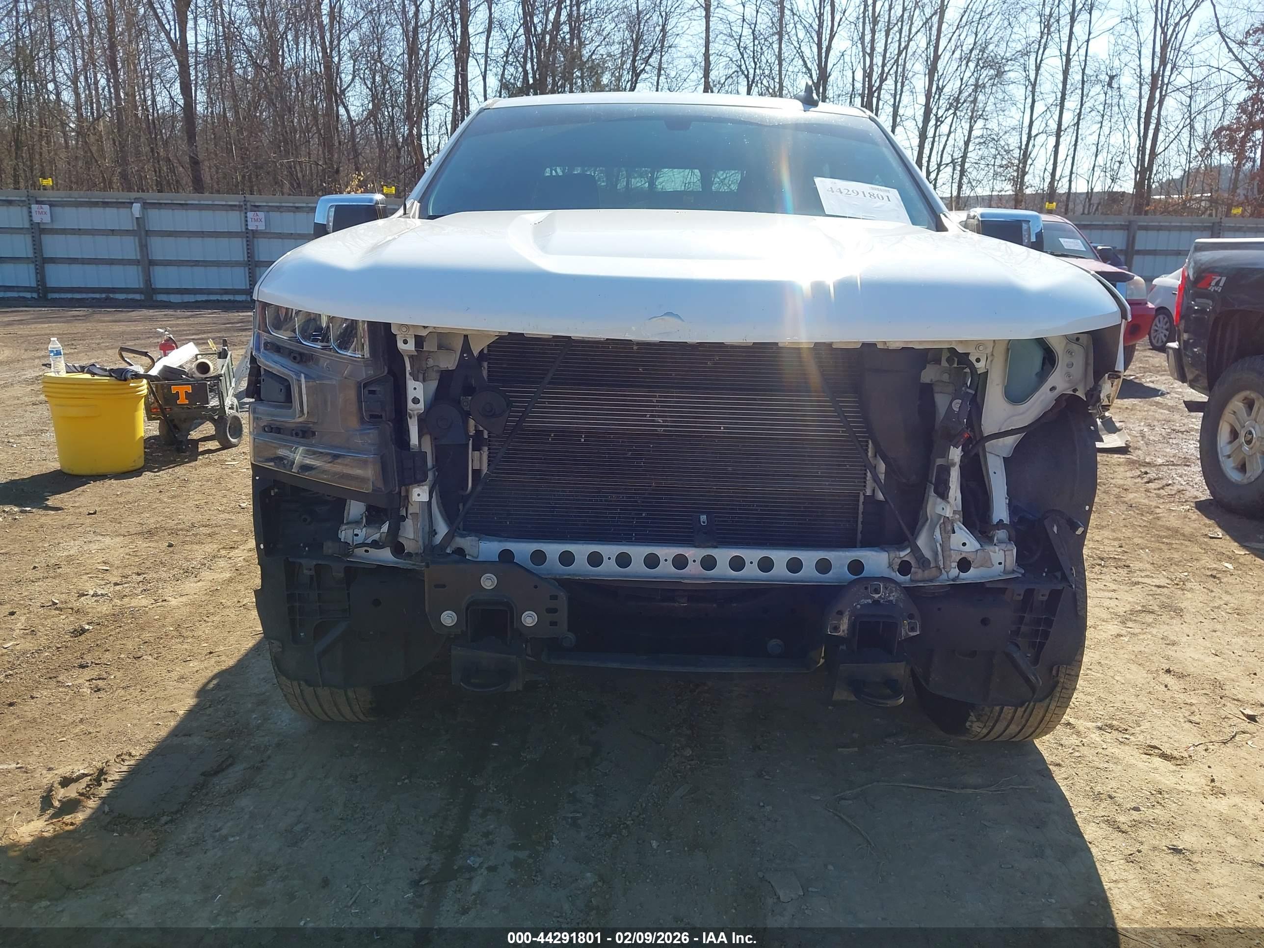 CHEVROLET SILVERADO image 6