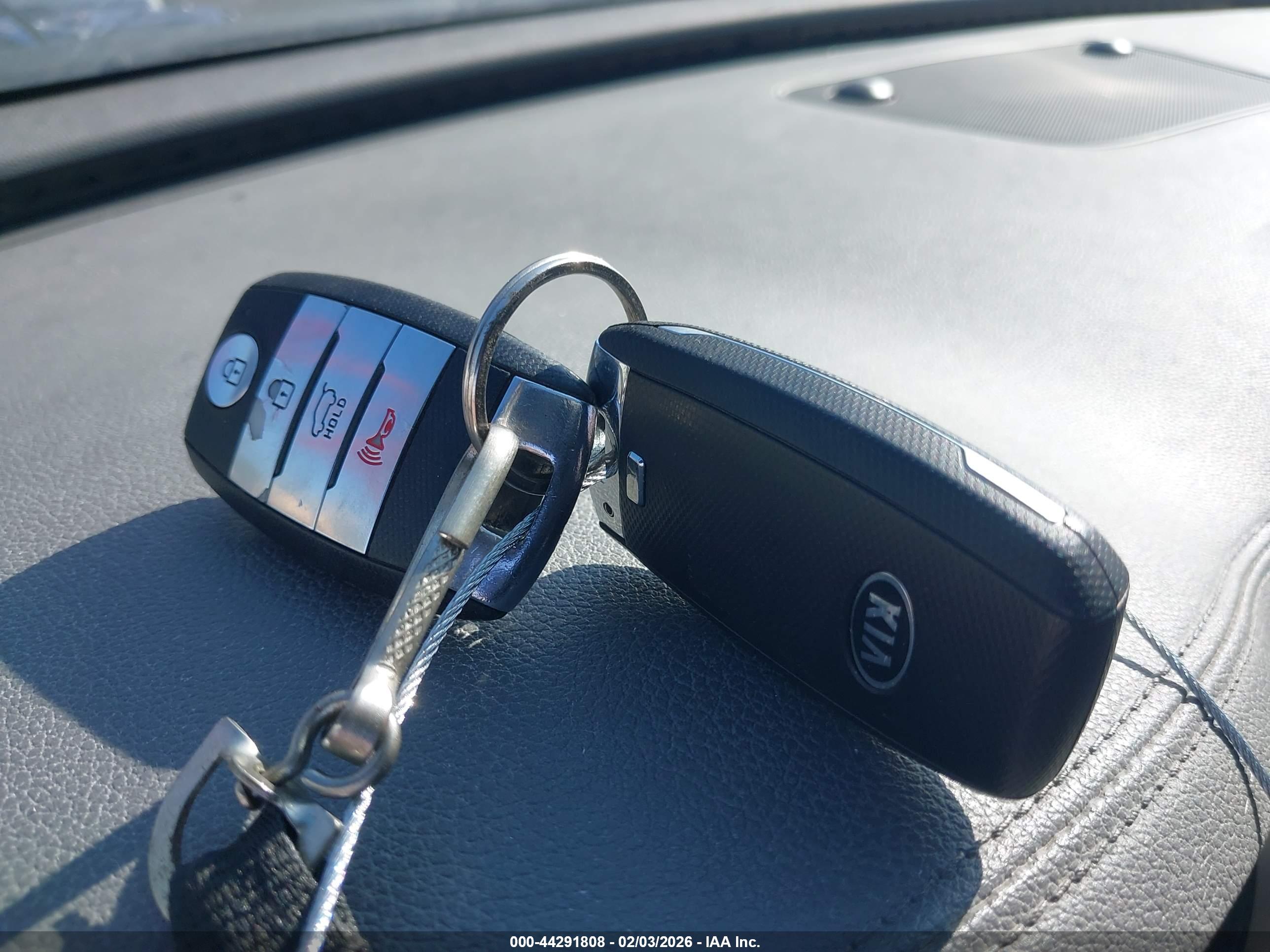 KIA SORENTO image 11