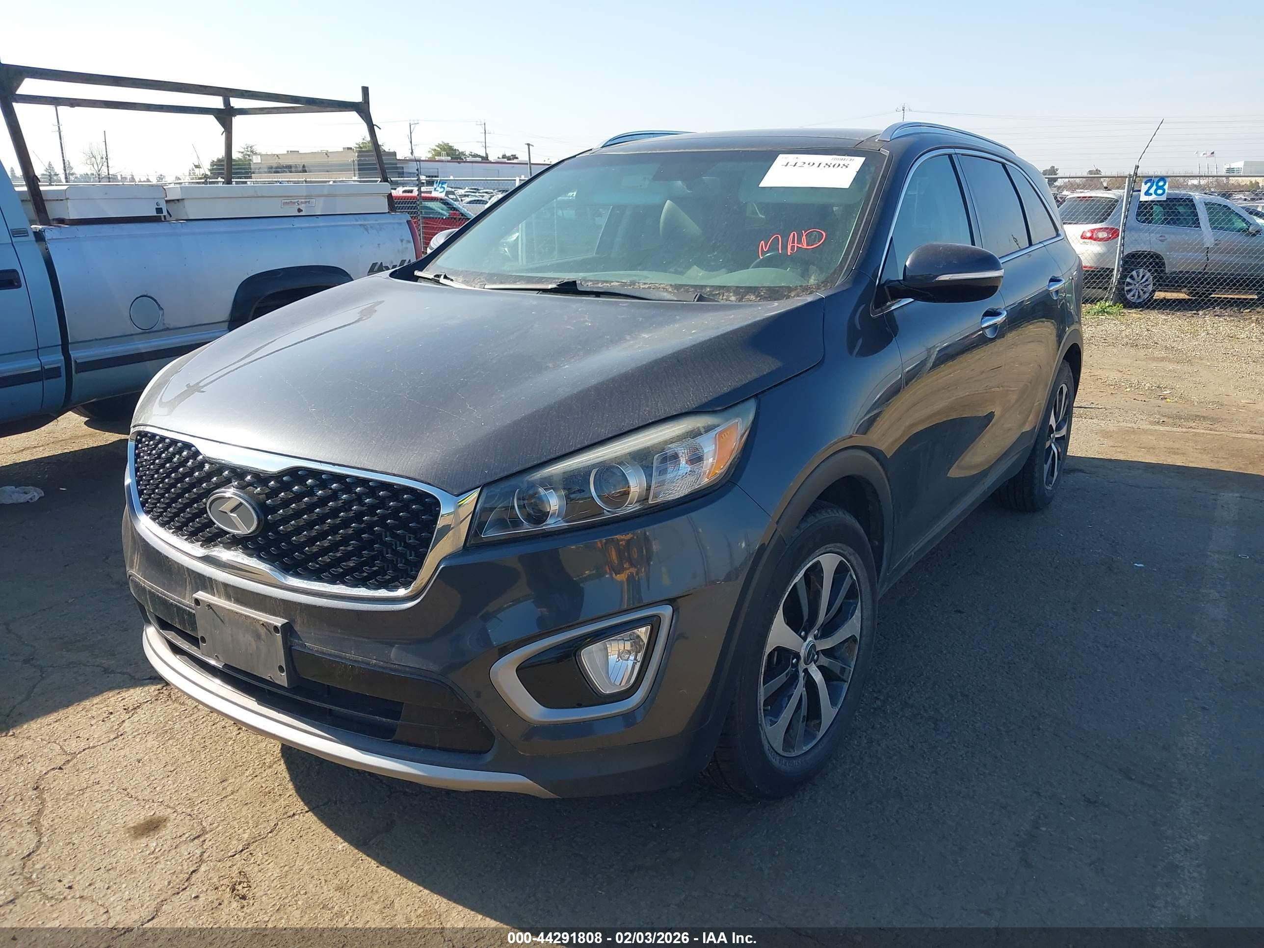 KIA SORENTO image 2