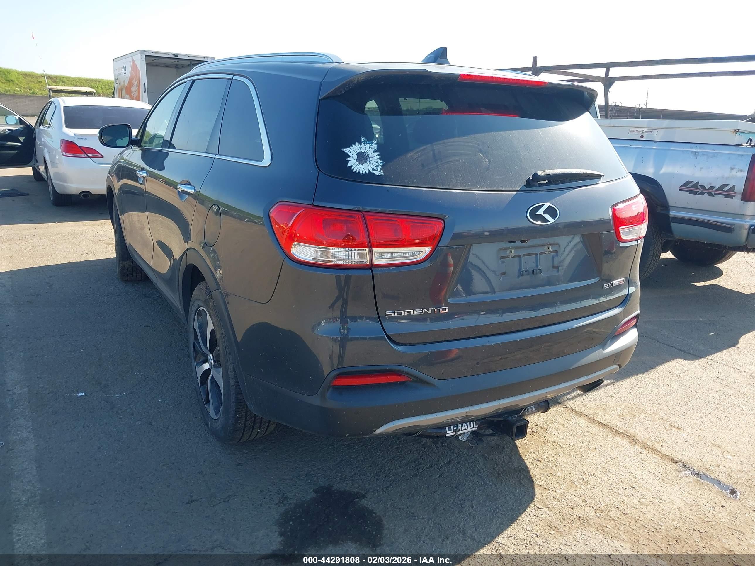 KIA SORENTO image 3