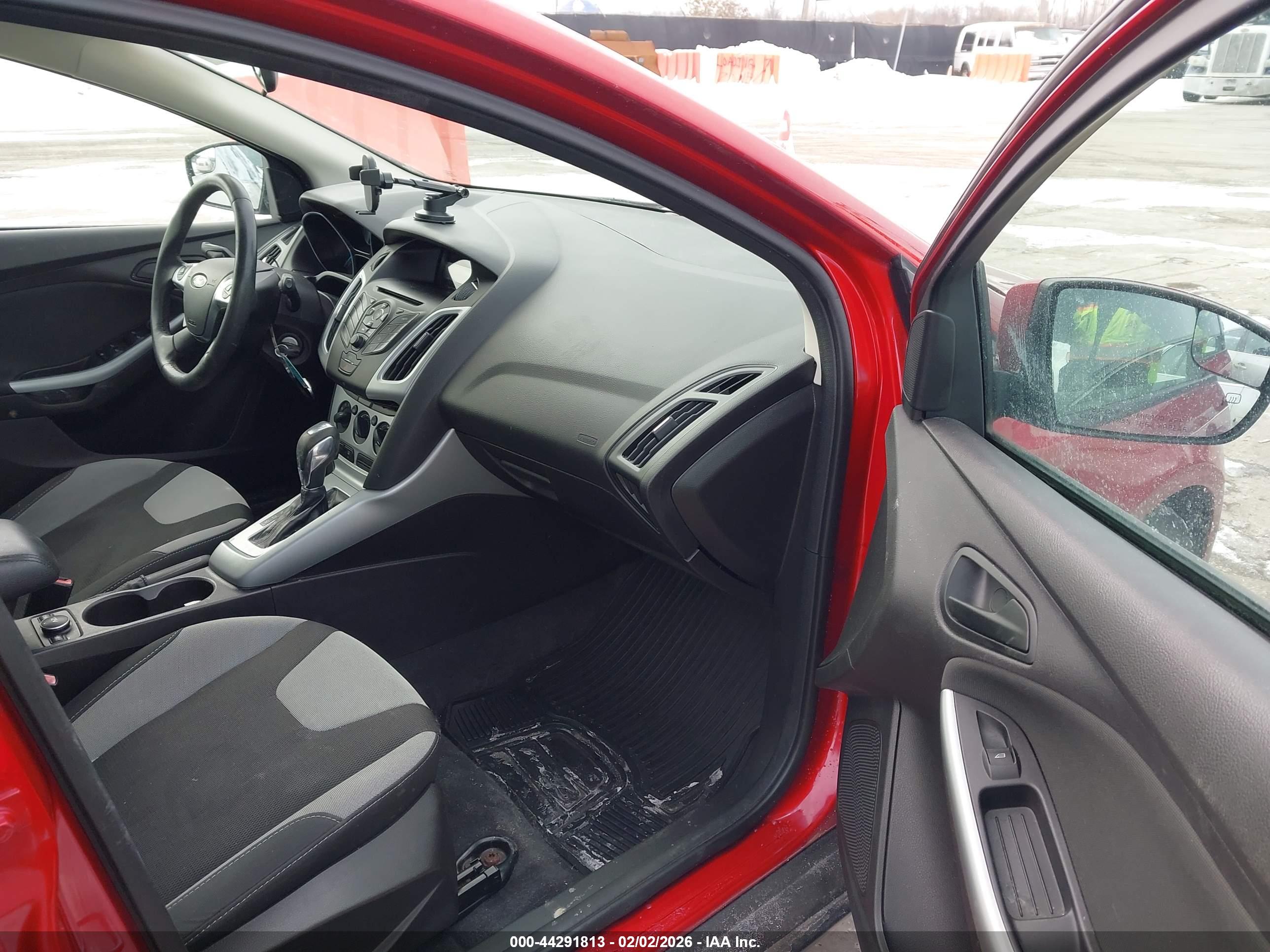 FORD FOCUS image 5