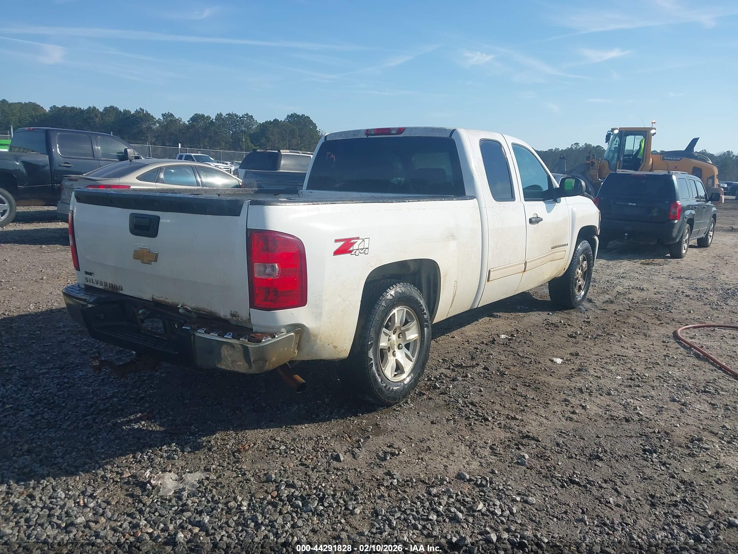 CHEVROLET SILVERADO image 4