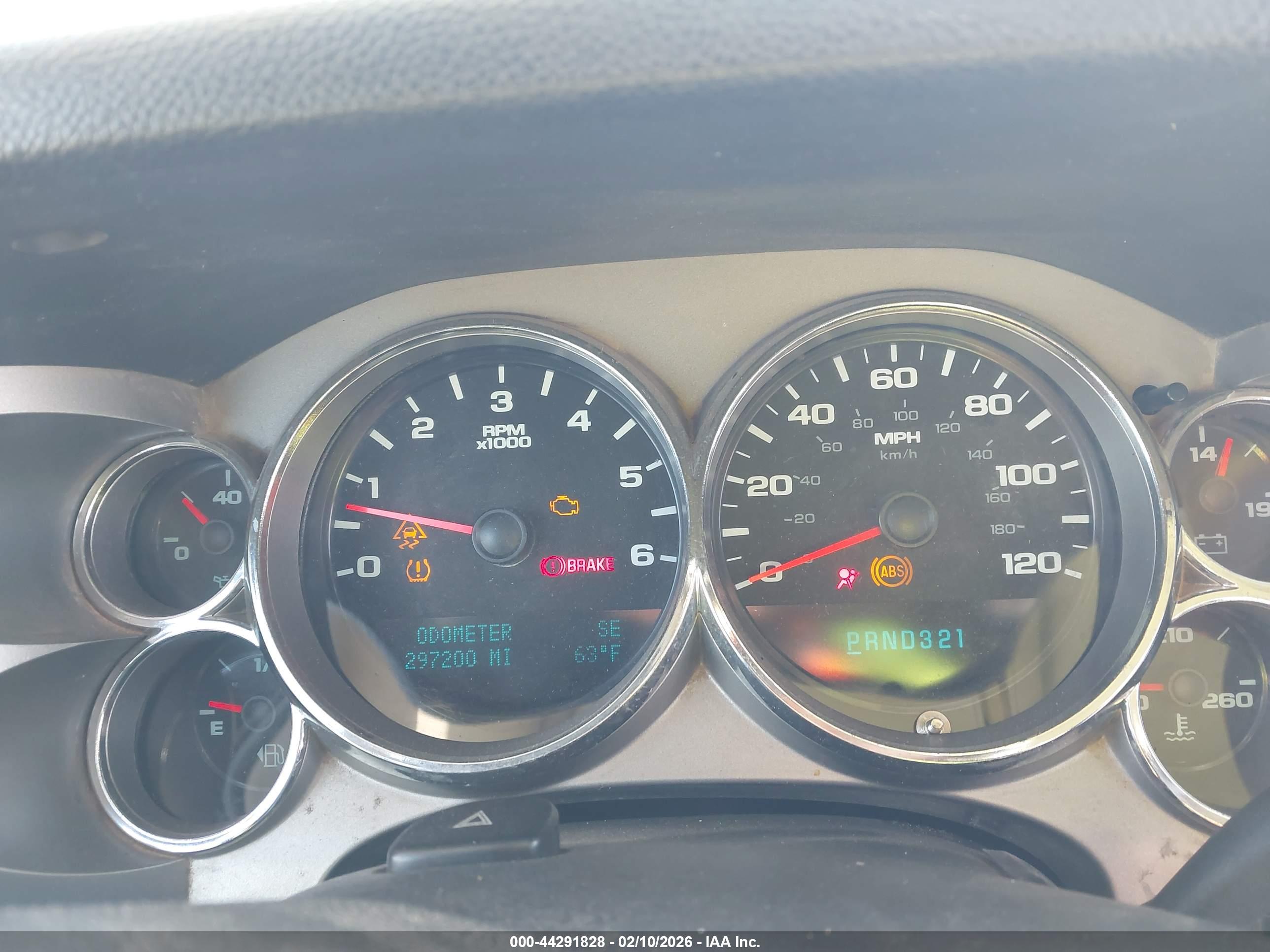 CHEVROLET SILVERADO image 7