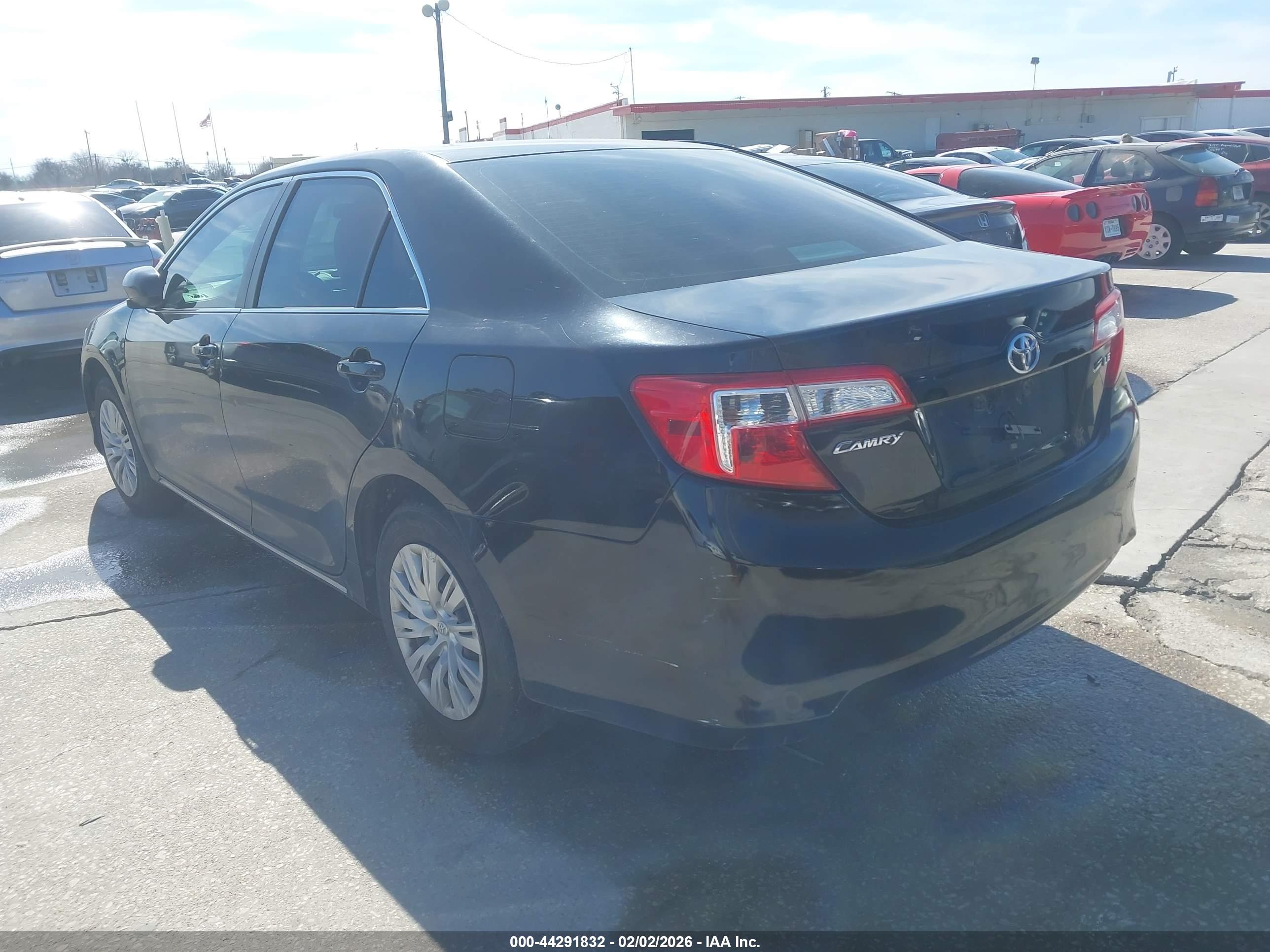 TOYOTA CAMRY image 3