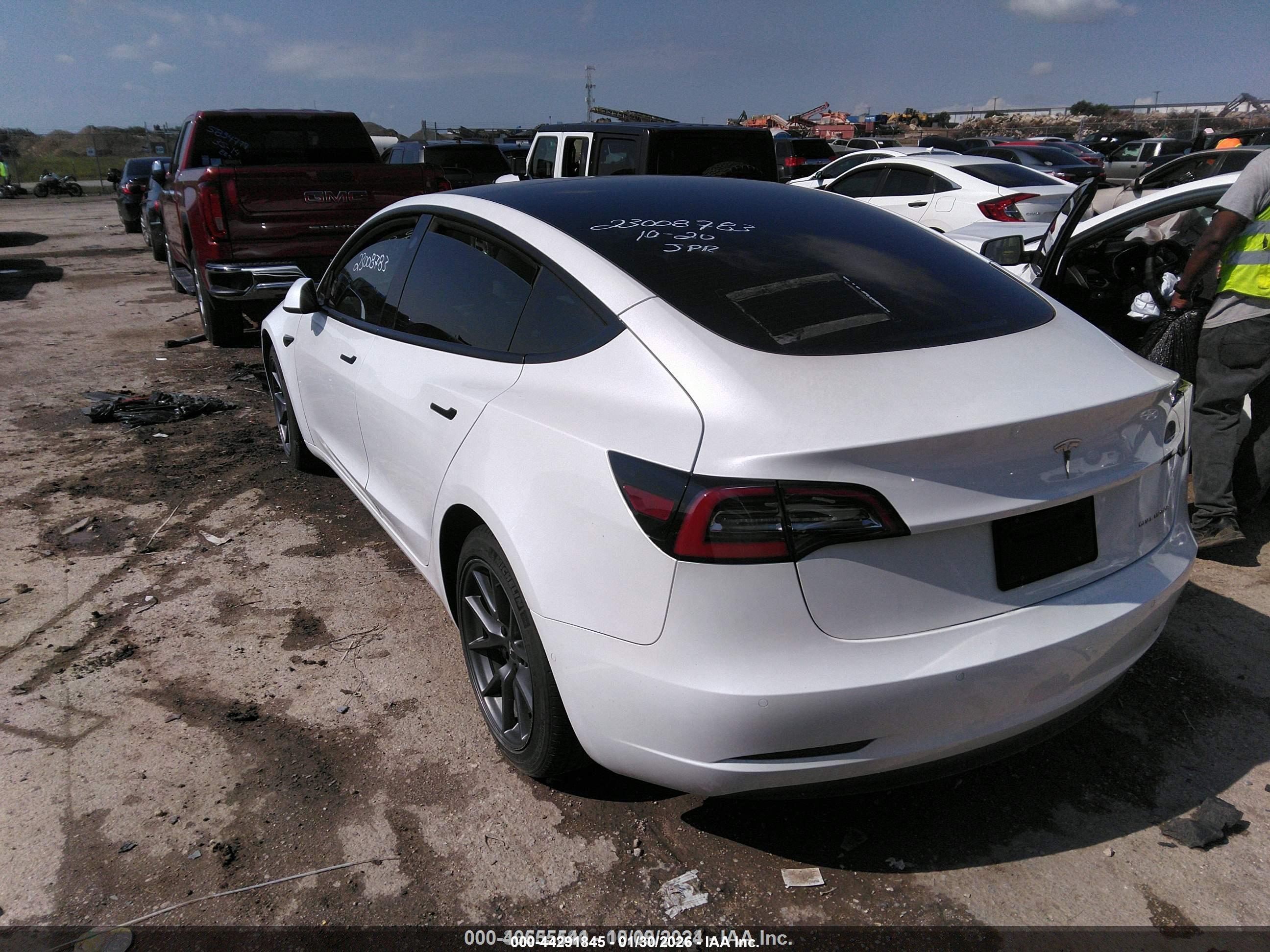 TESLA MODEL image 3