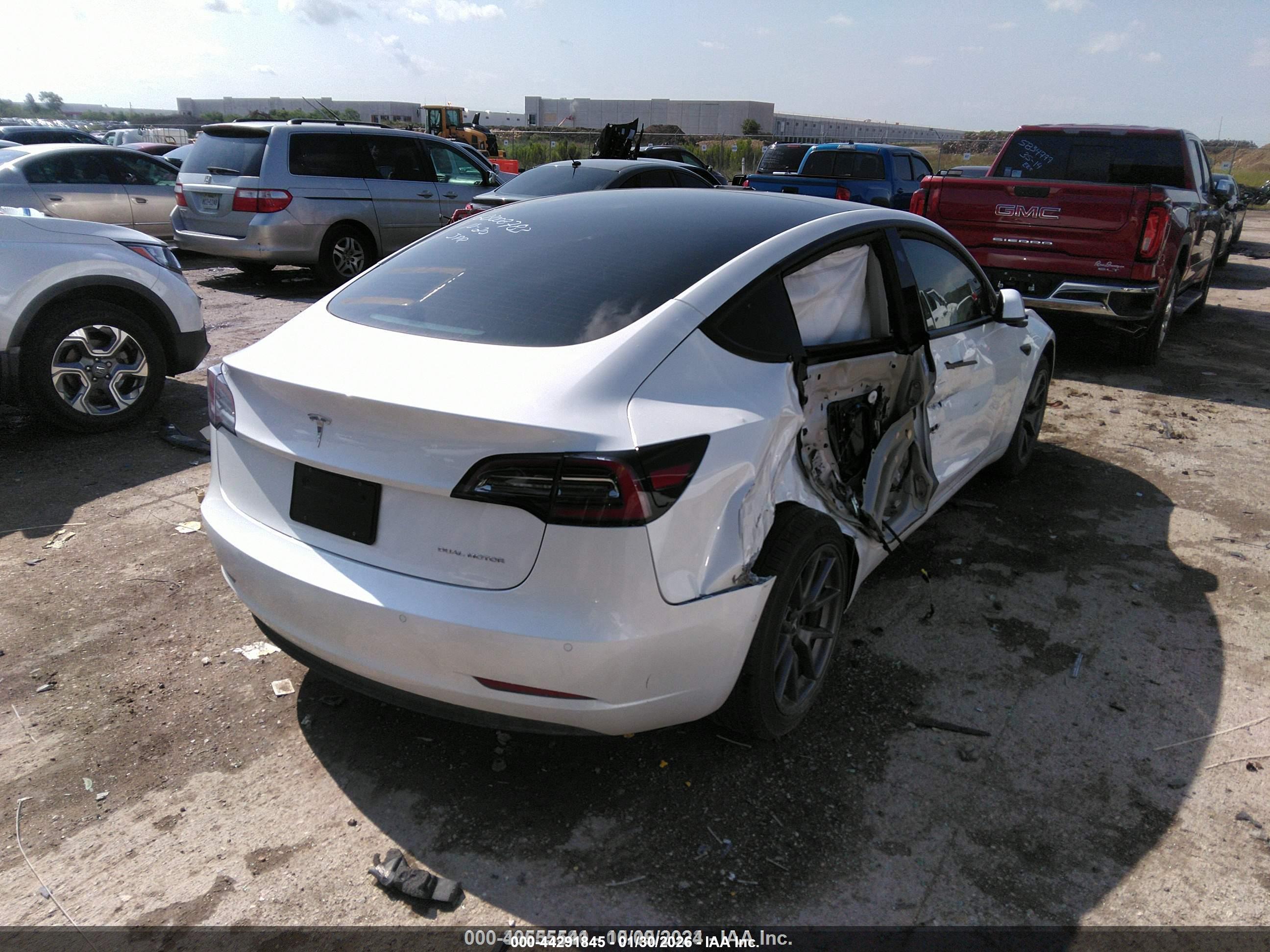 TESLA MODEL image 4