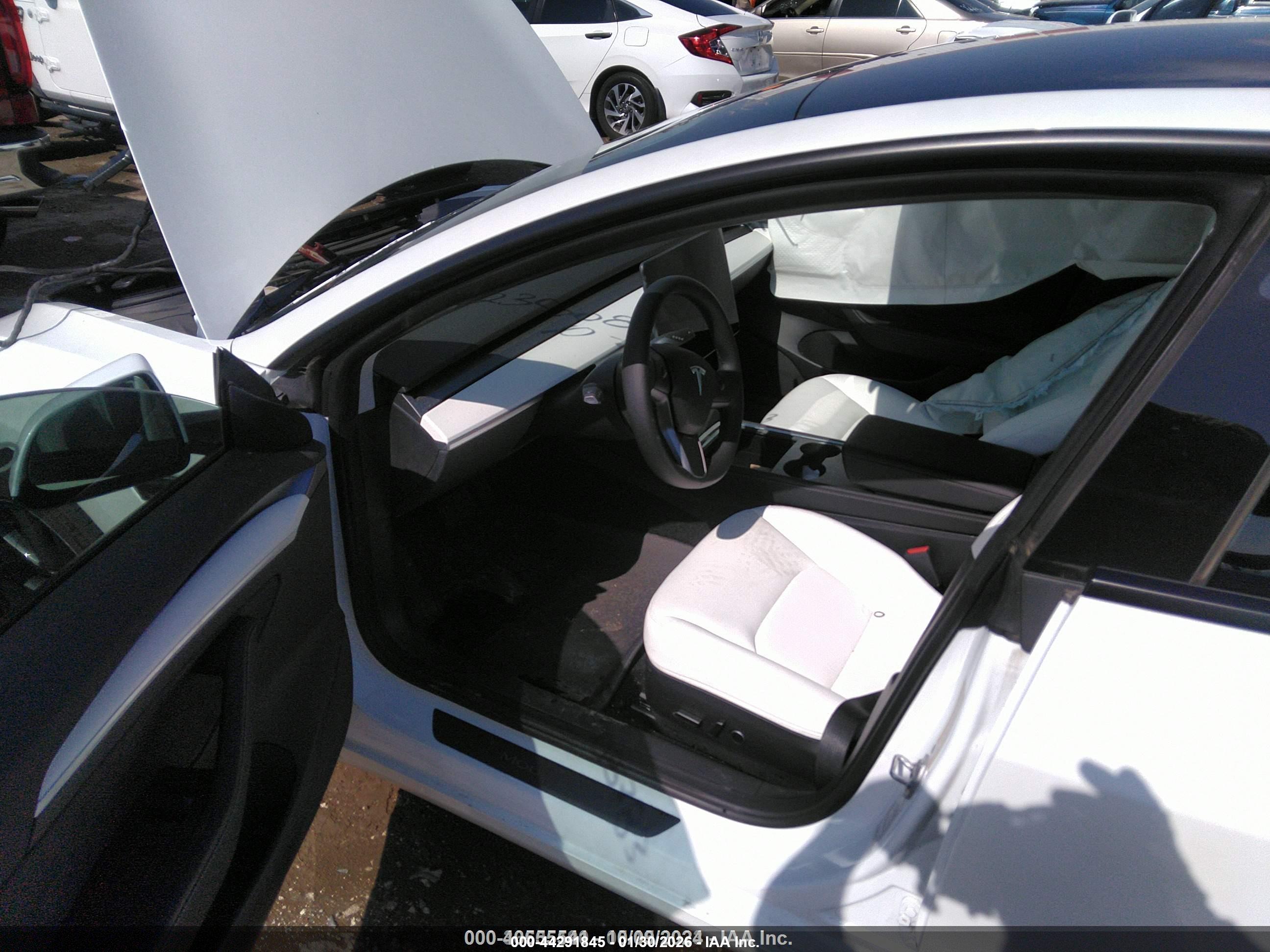 TESLA MODEL image 5