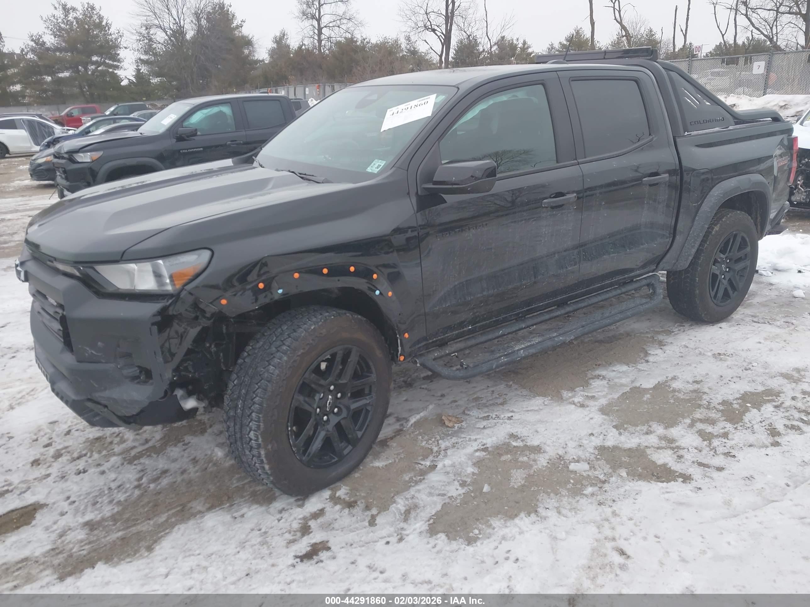 CHEVROLET COLORADO image 2