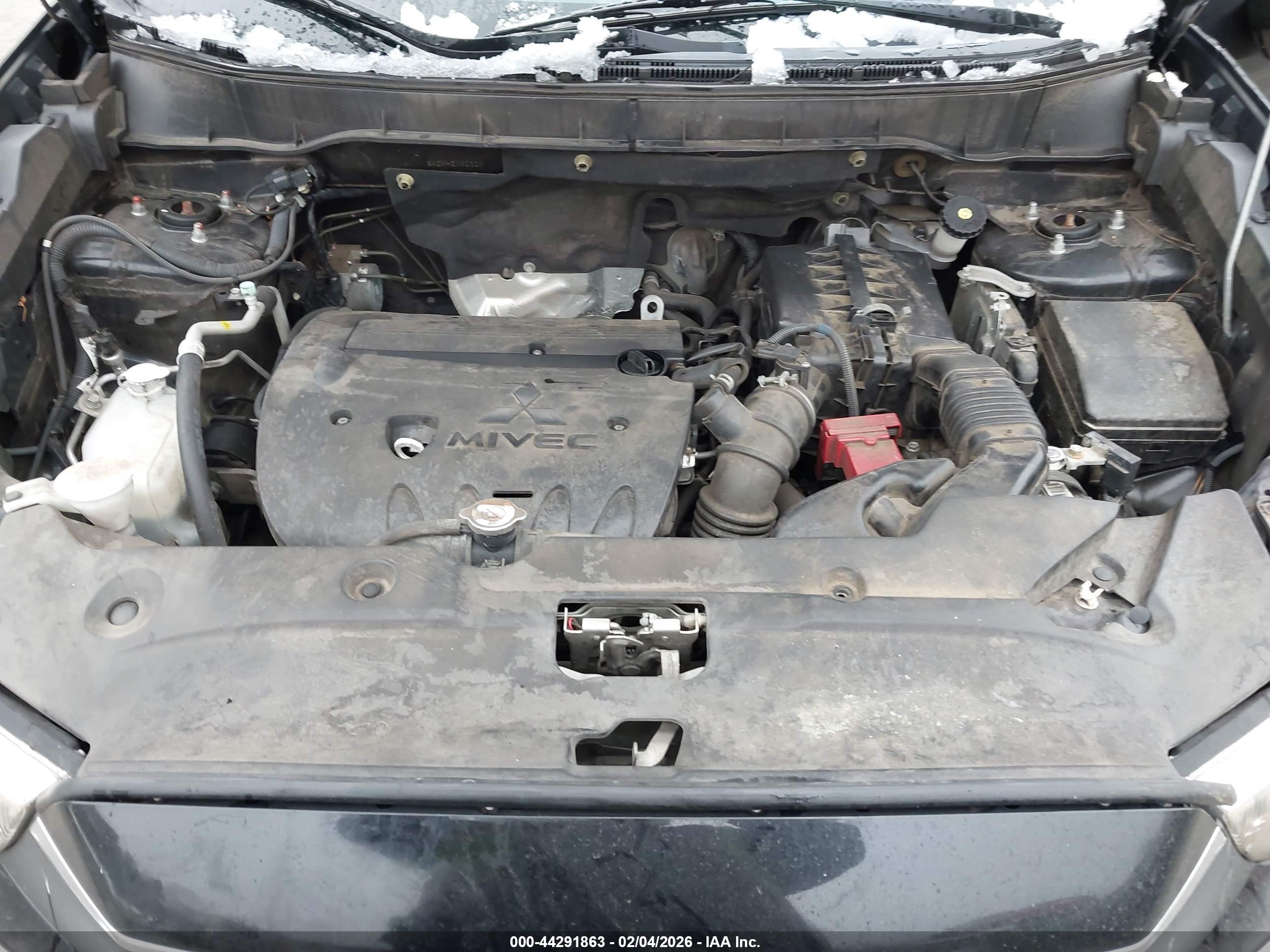 MITSUBISHI OUTLANDER image 10