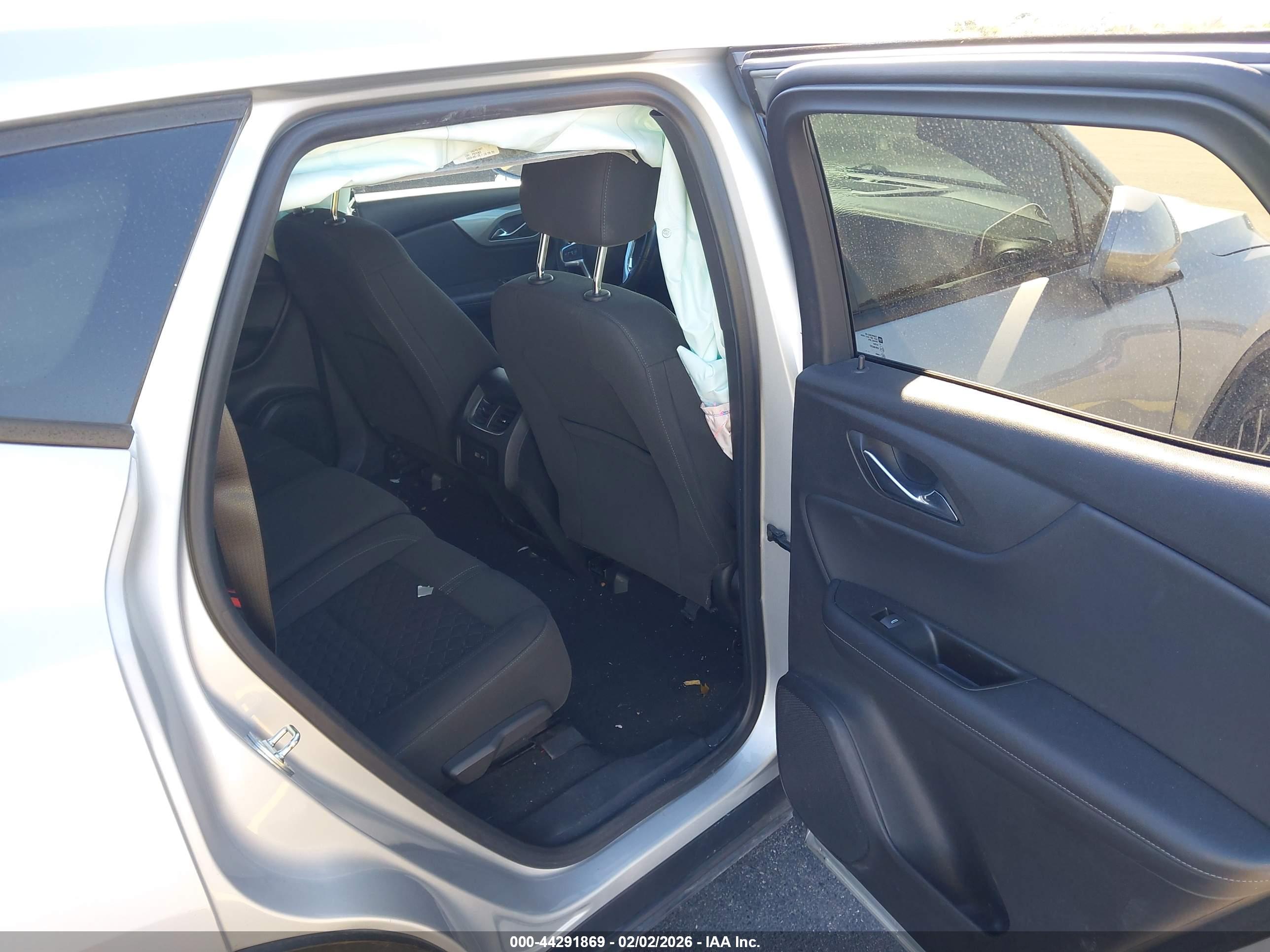 CHEVROLET BLAZER image 8