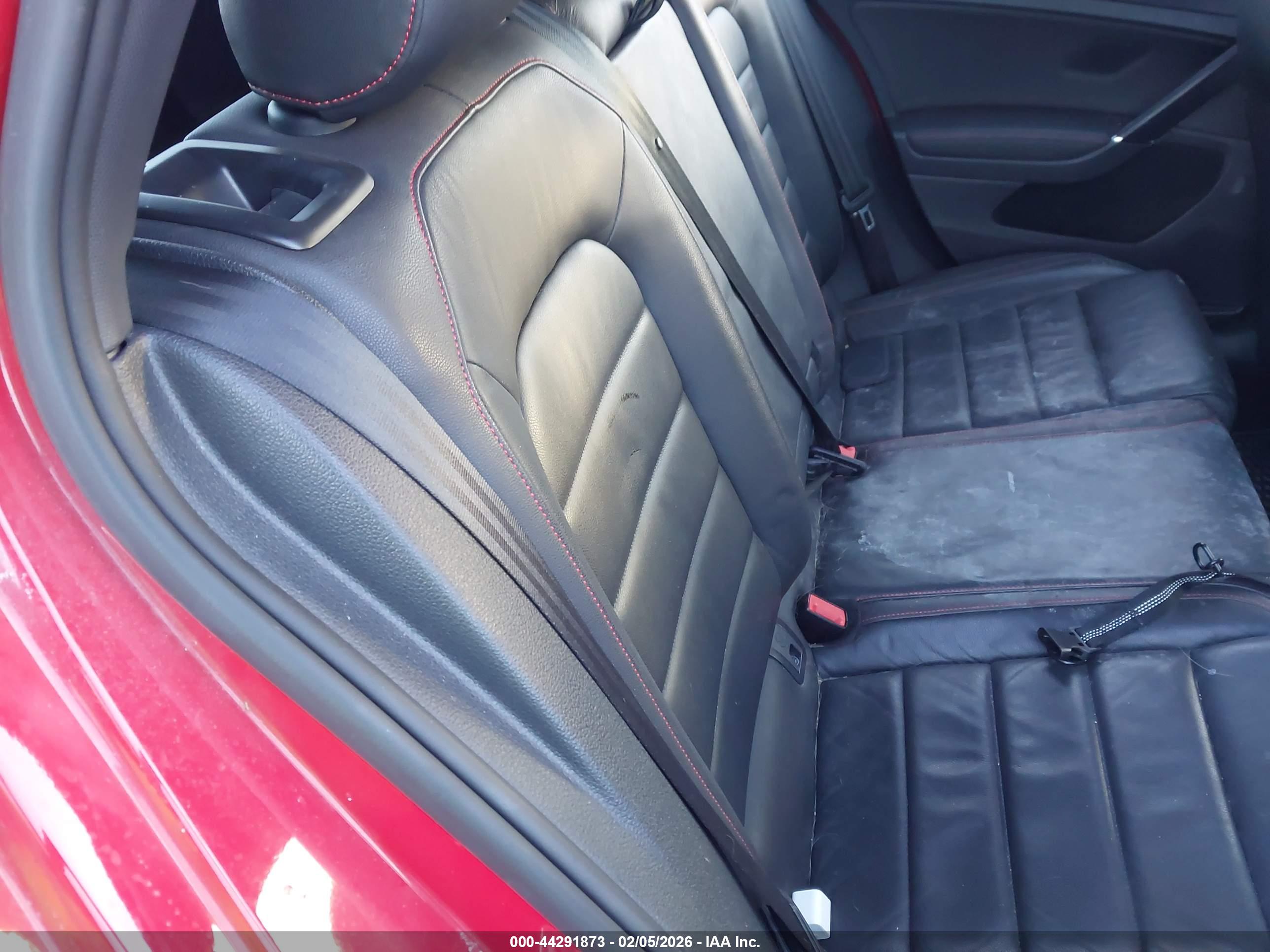 VOLKSWAGEN GOLF image 8