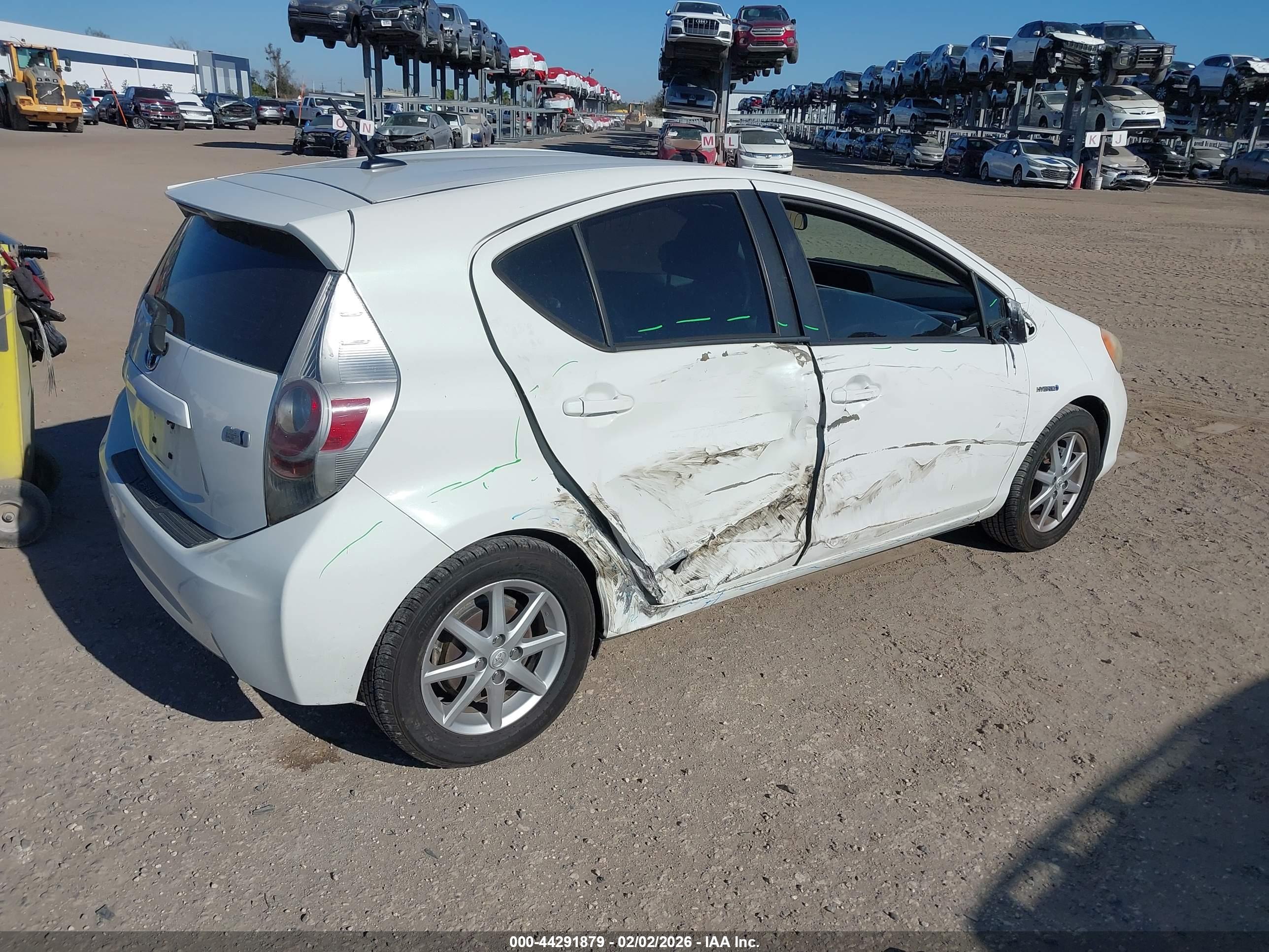 TOYOTA PRIUS image 4